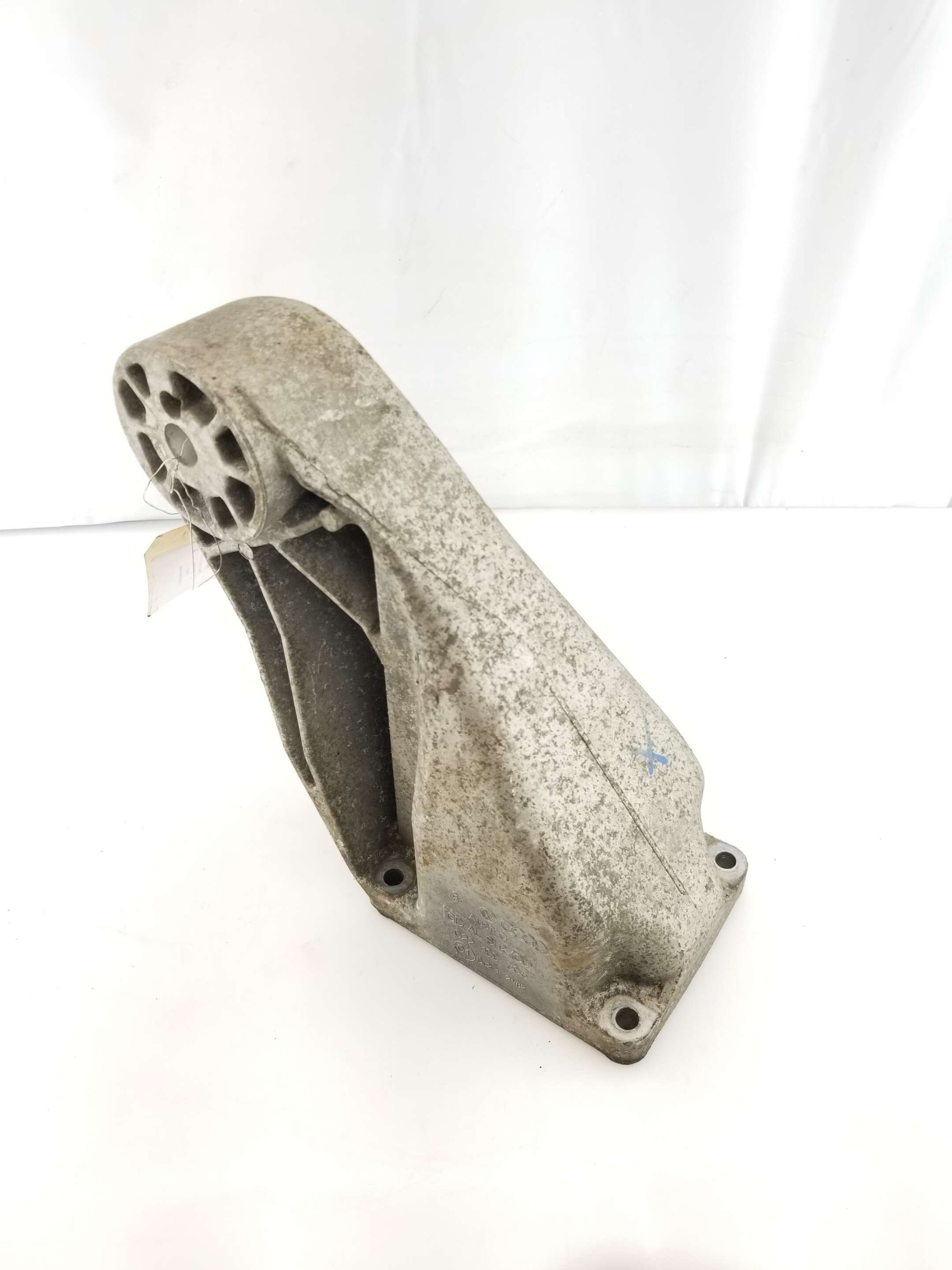 Engine Bracket 1