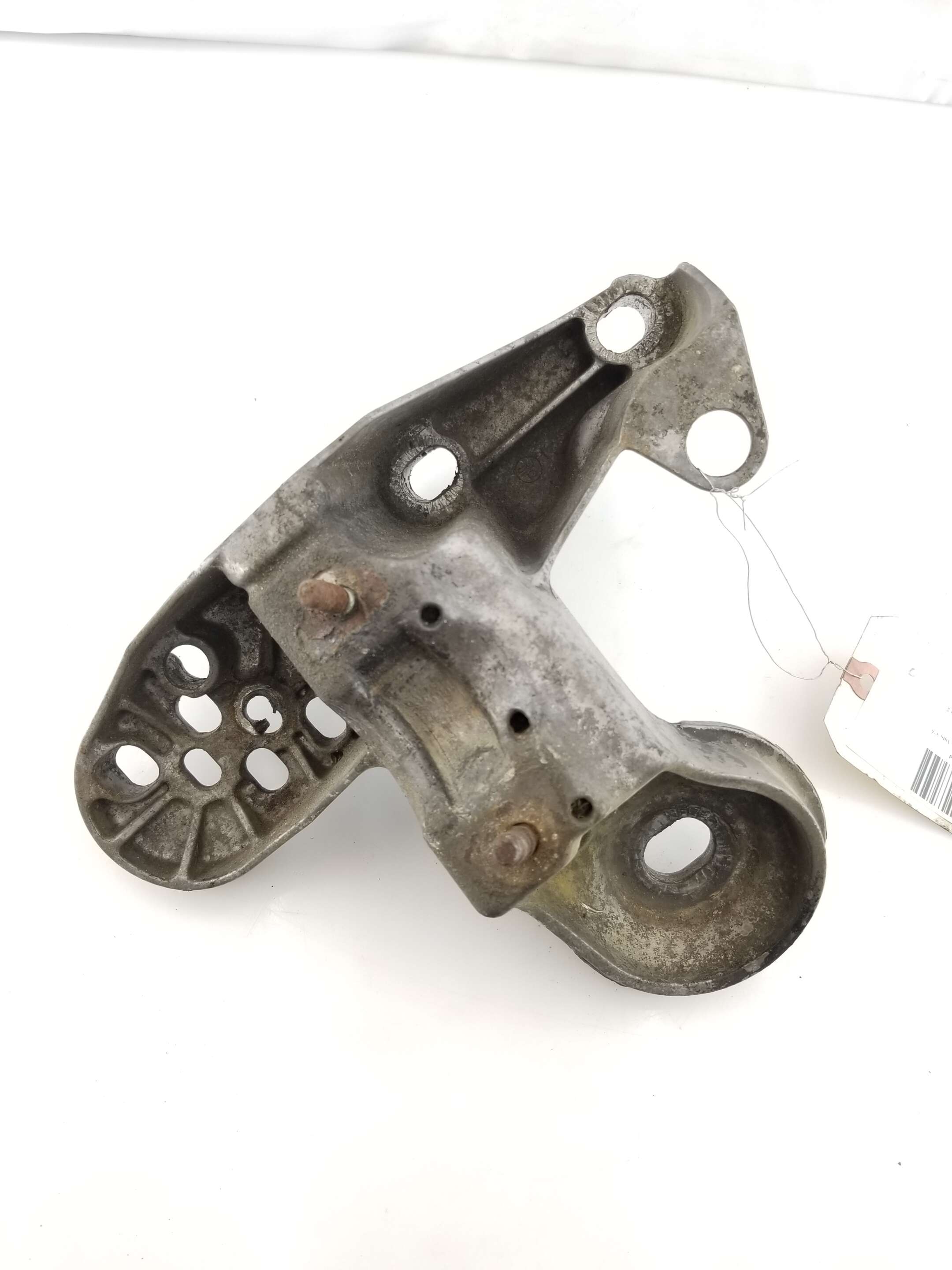 Engine Bracket 2
