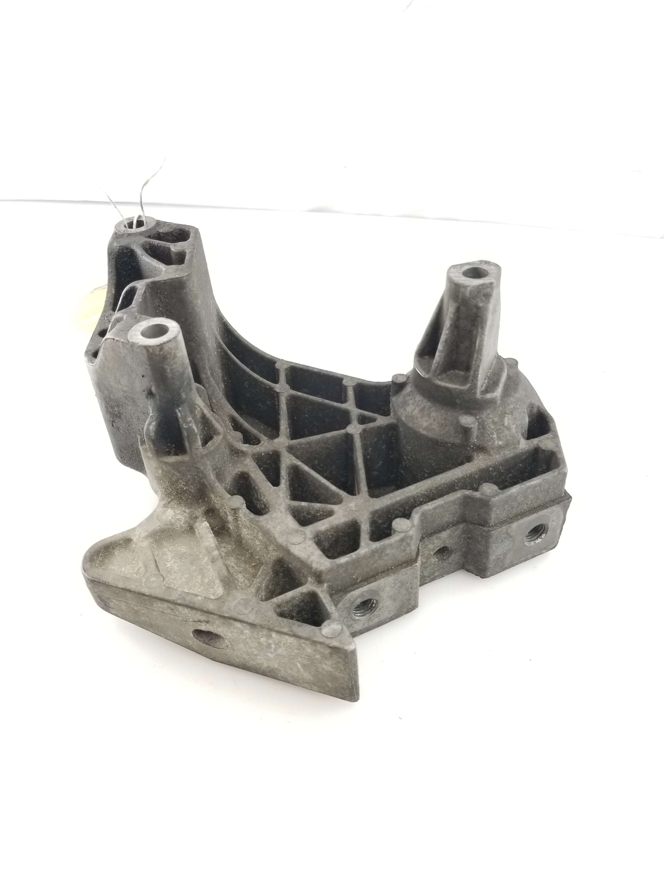 Engine Bracket 1