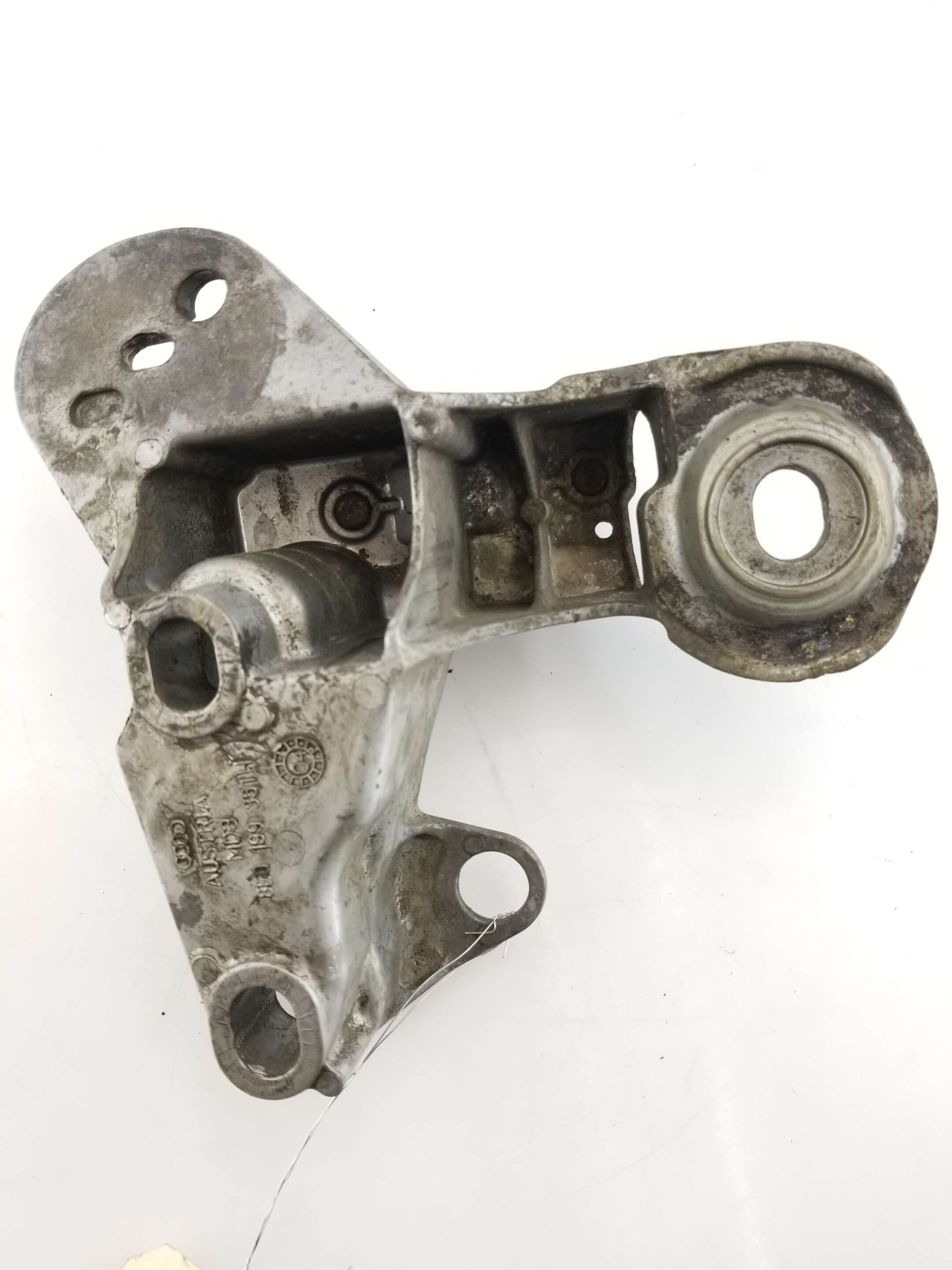 Engine Bracket 2
