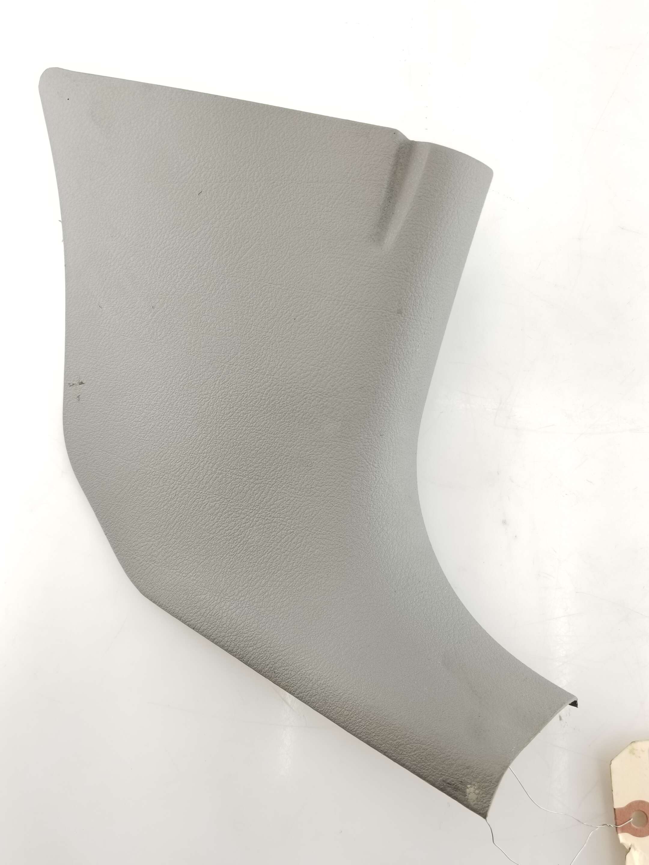 Lower A-Pillar Trim R