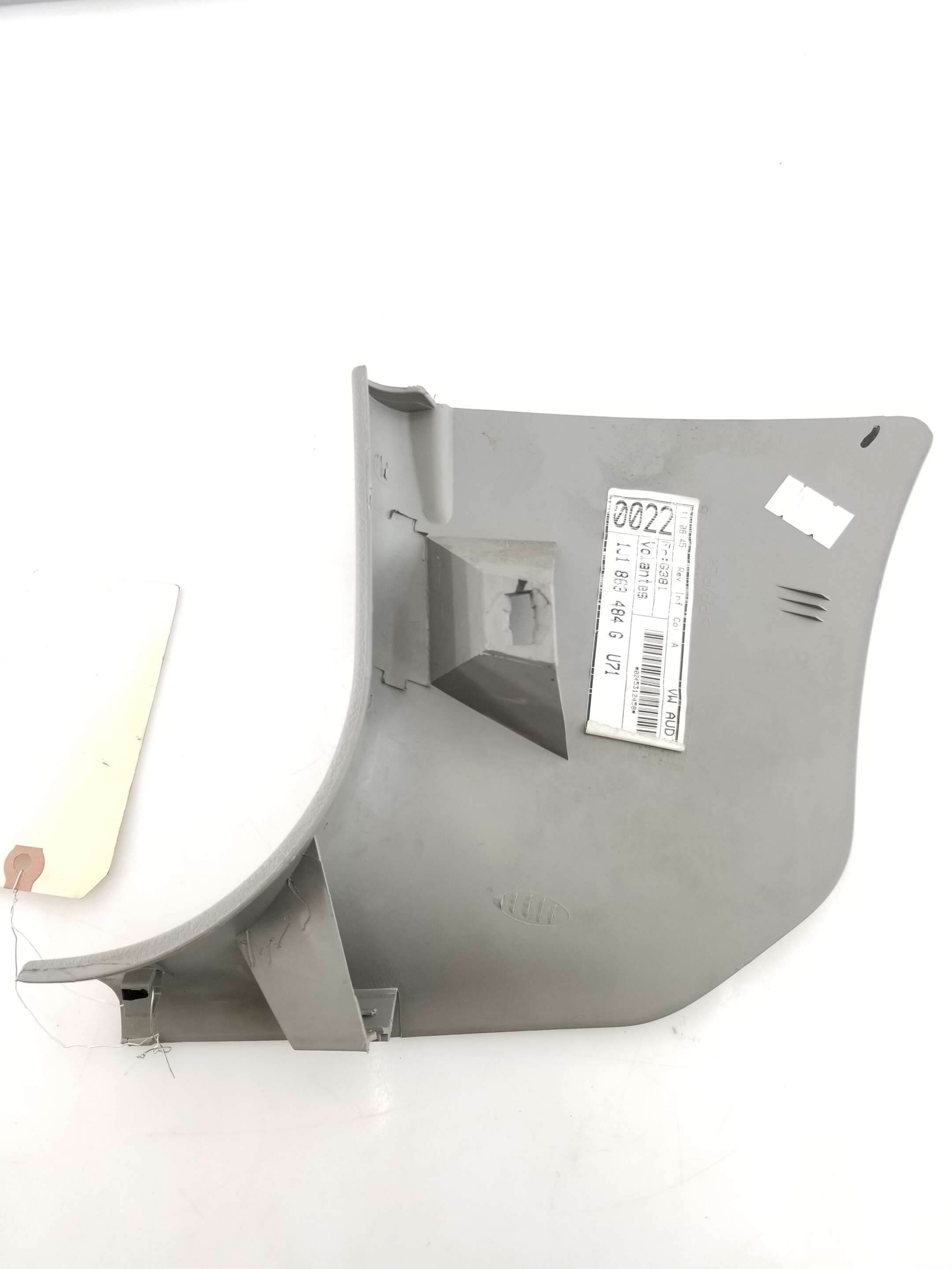 Lower A-Pillar Trim R