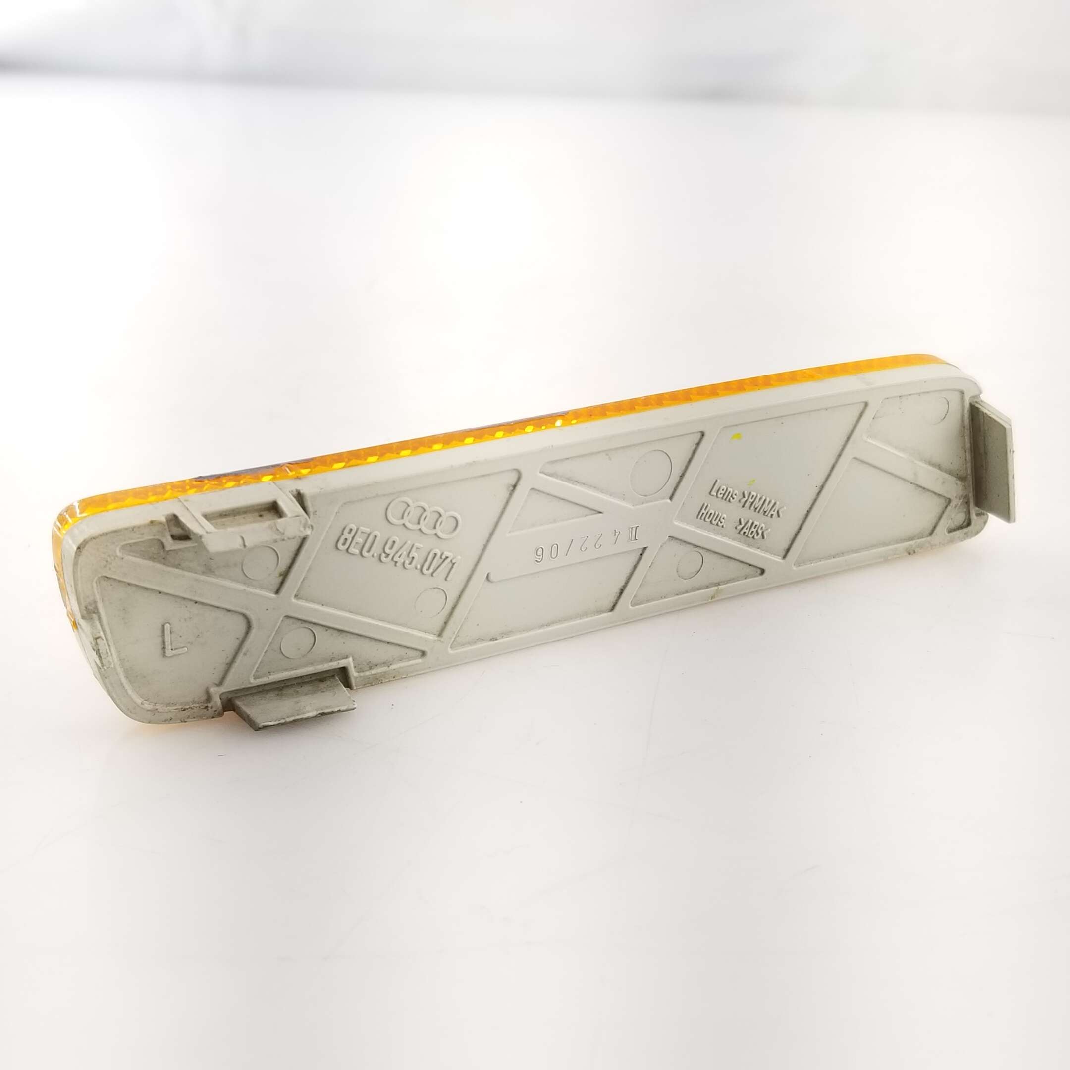 Bumper Reflector LF