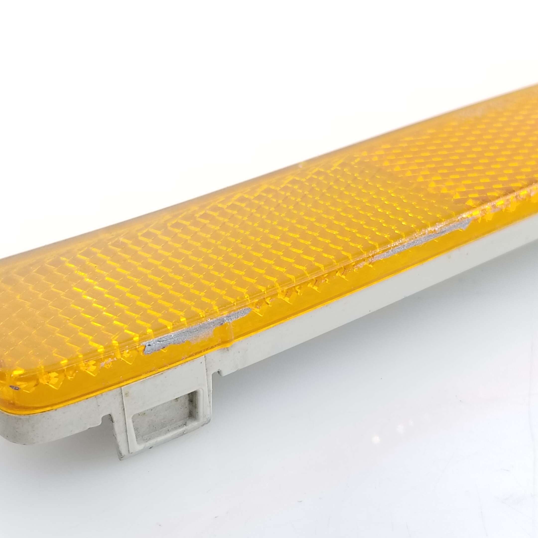 Bumper Reflector LF