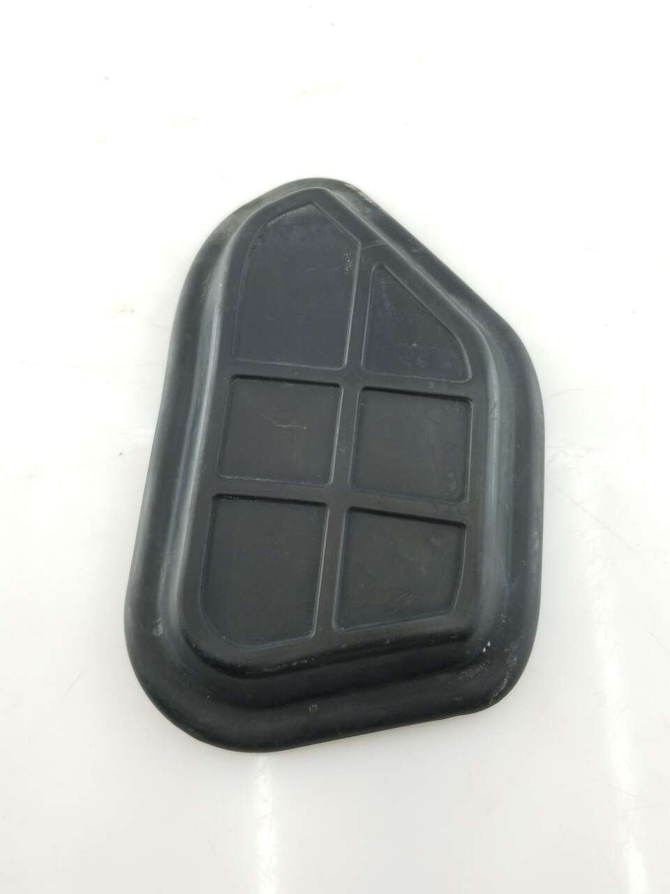 Strut Tower Cover R
