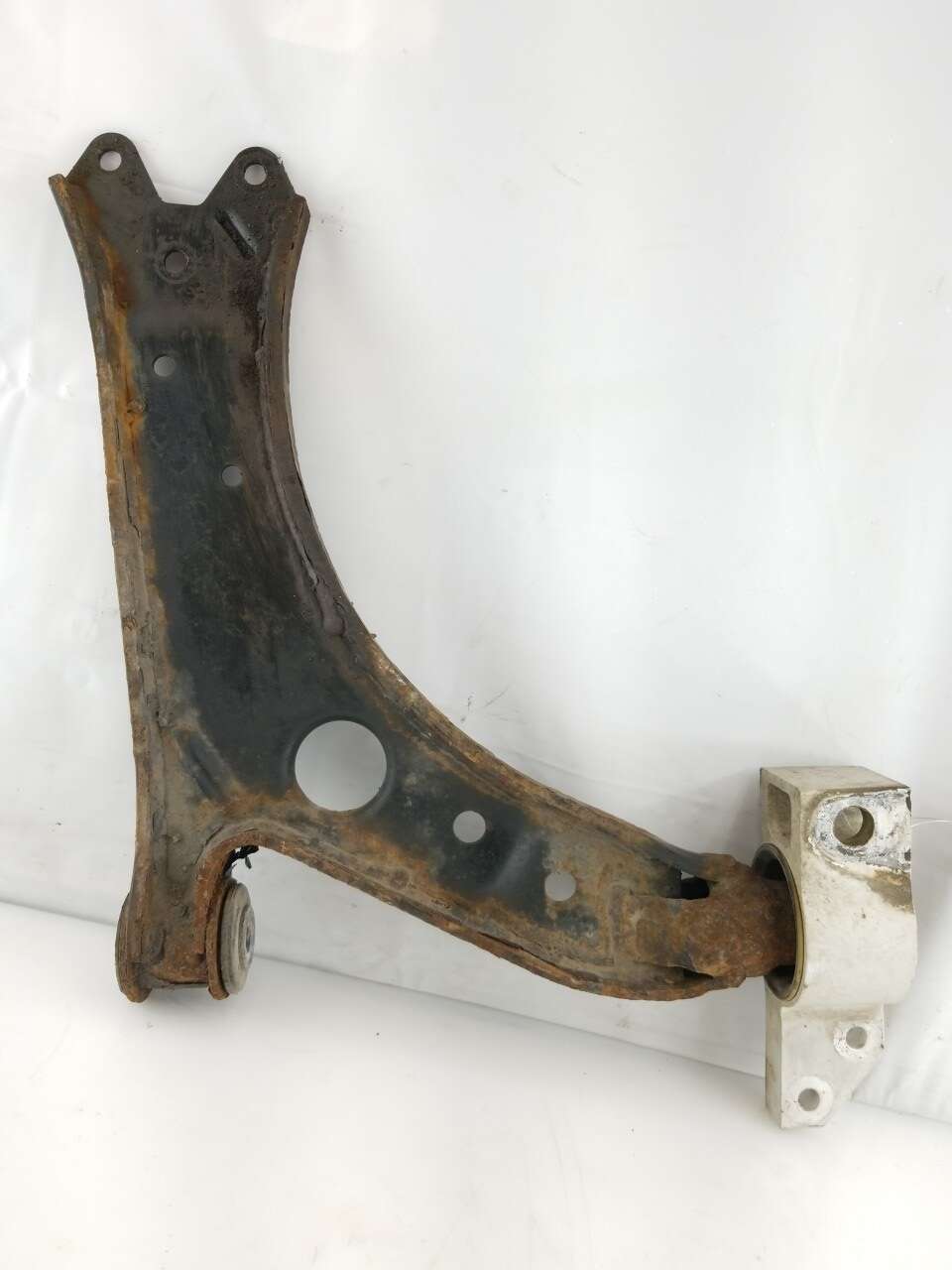 Front Lower Control Arm R