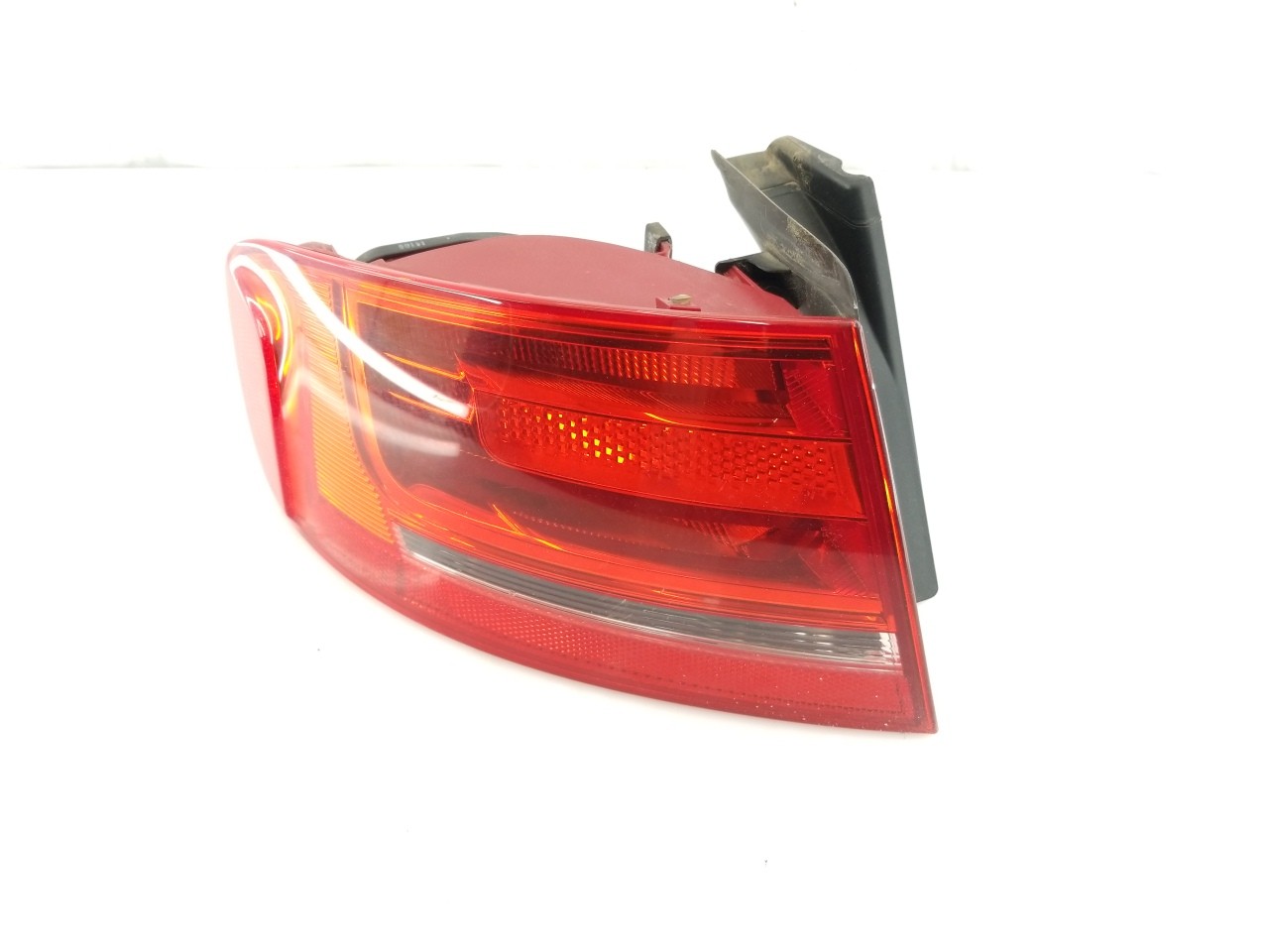 Taillight Outer LR