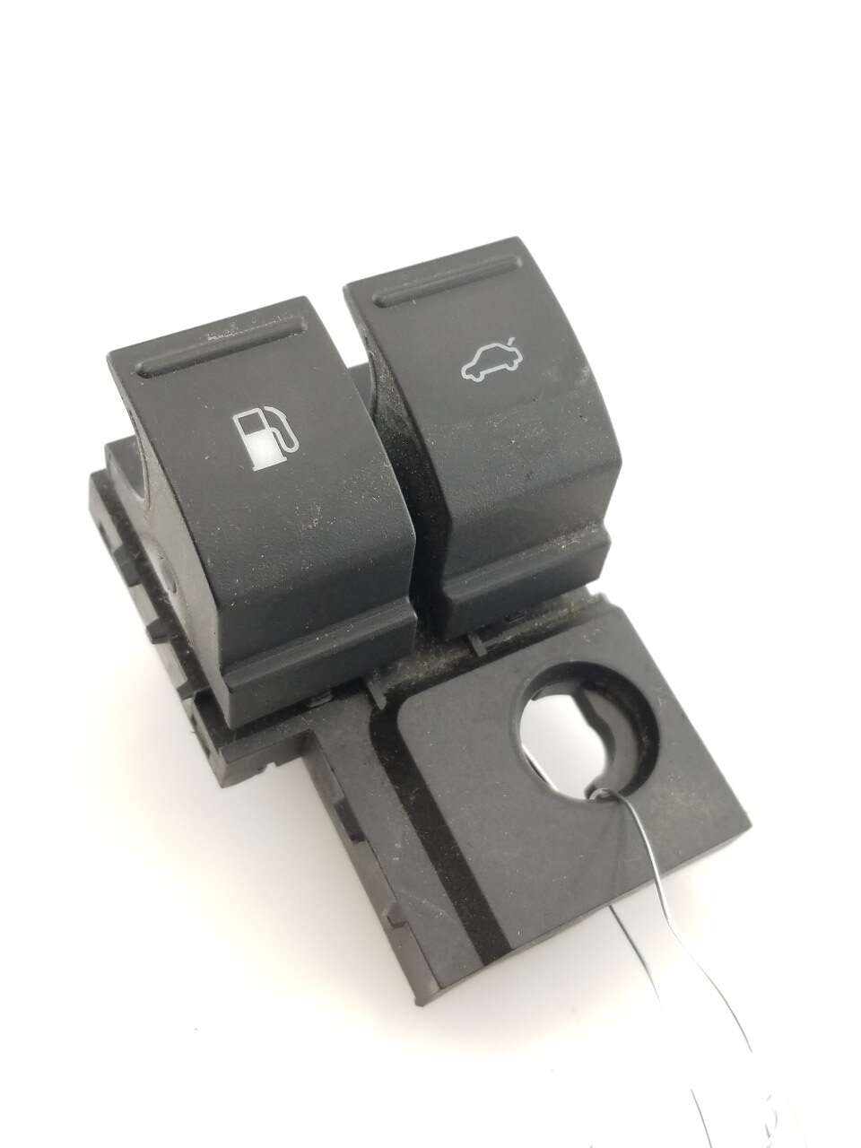 Fuel Door/Trunk Combo Switch
