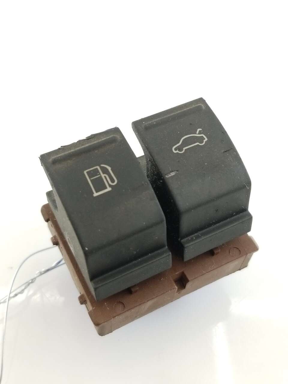 Fuel Door/Trunk Combo Switch