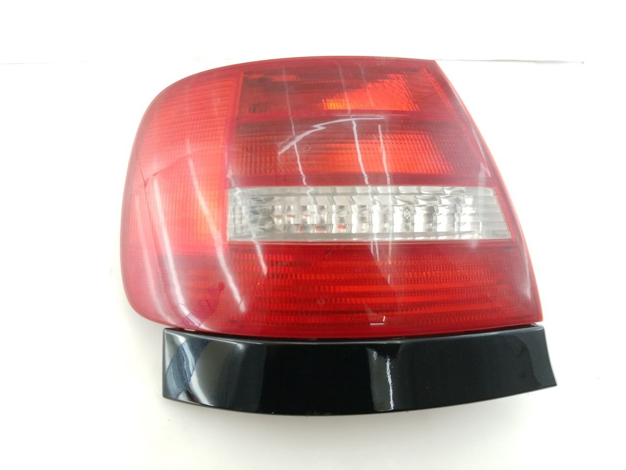 Taillight Outer LR