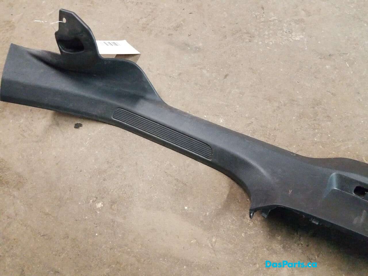 Lower Door Sill Trim R