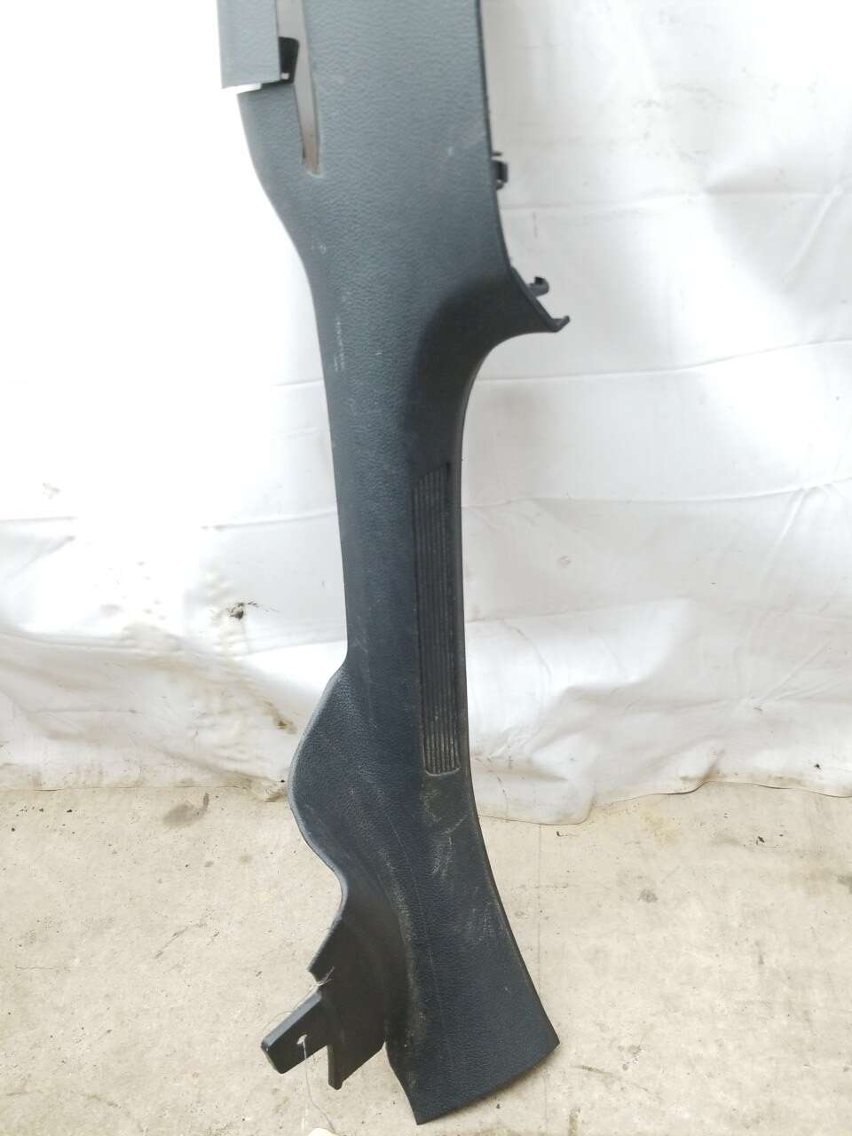 Lower Door Sill Trim R