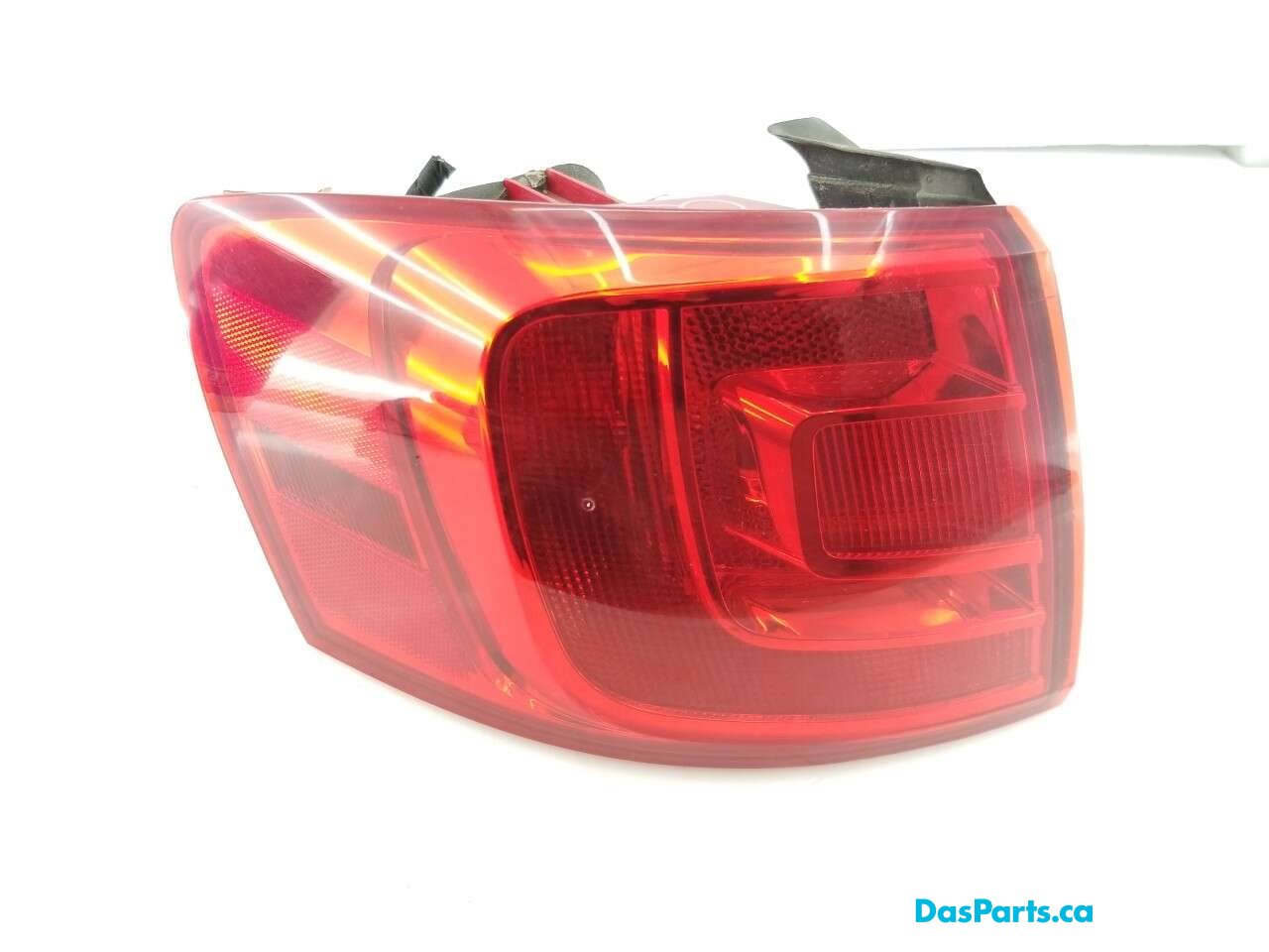Taillight Outer LR