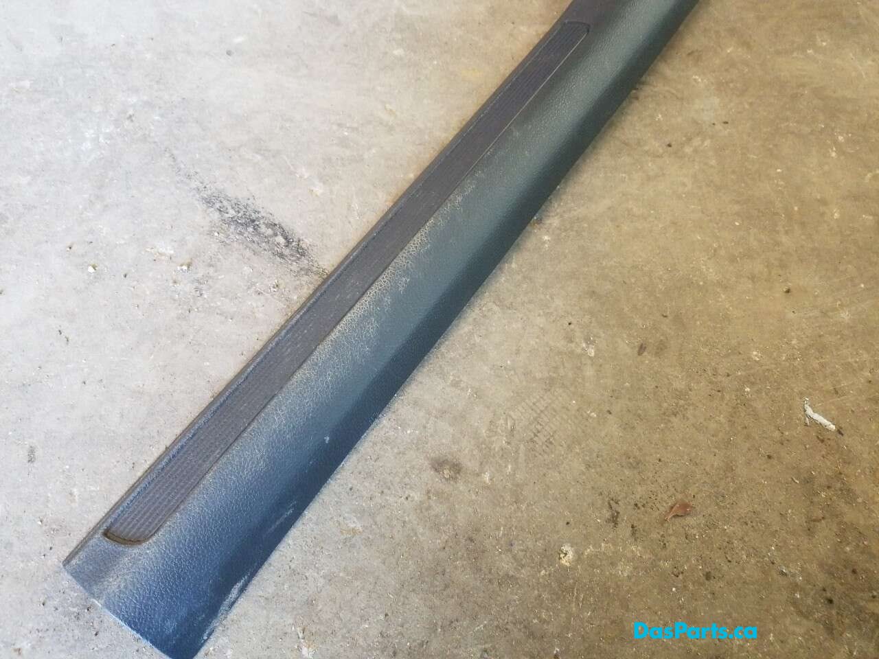 Lower Door Sill Trim R