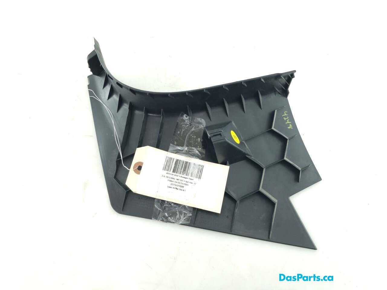 Lower A-Pillar Trim R 1