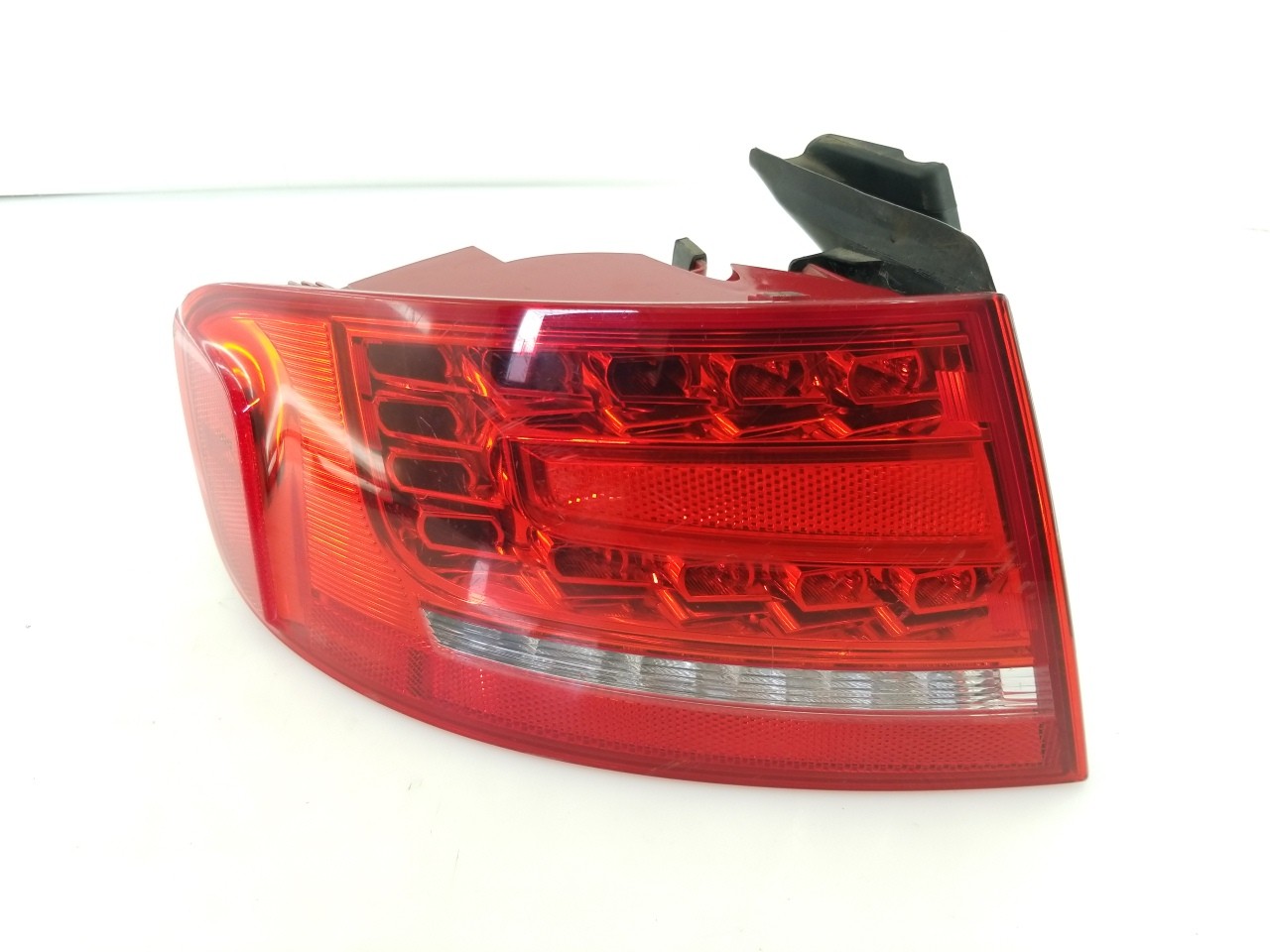 Taillight Outer LR