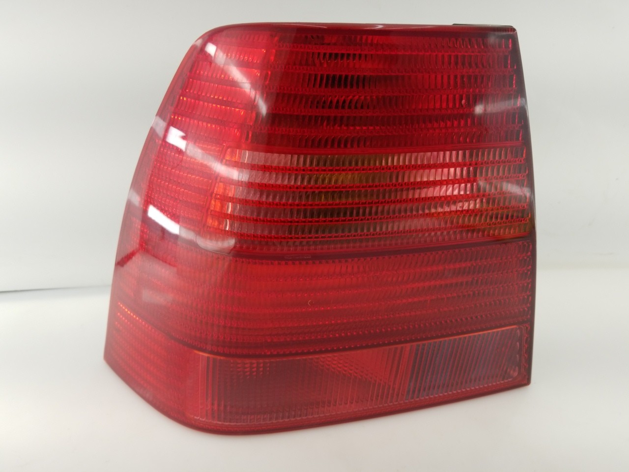 Taillight Outer LR