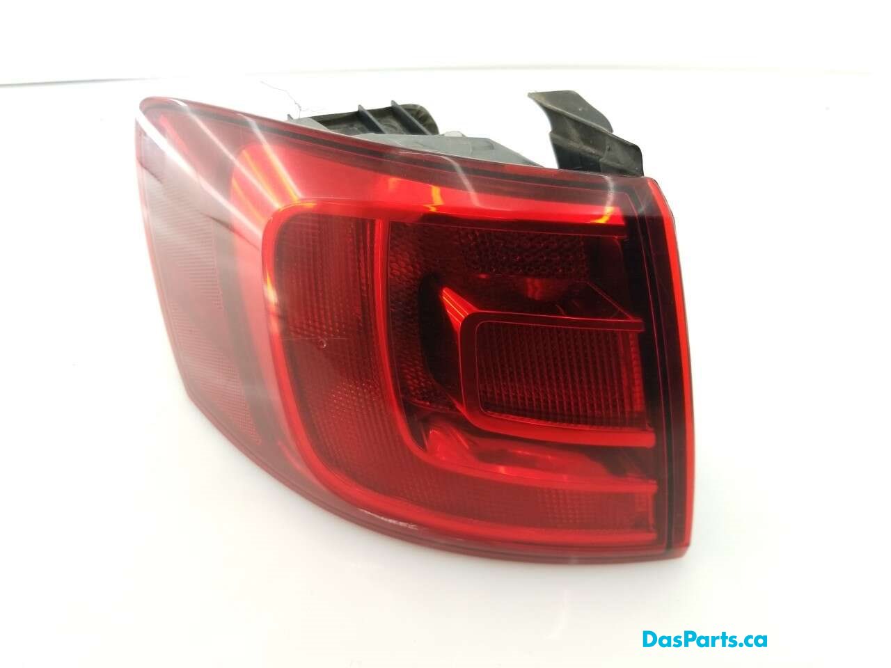 Taillight Outer LR