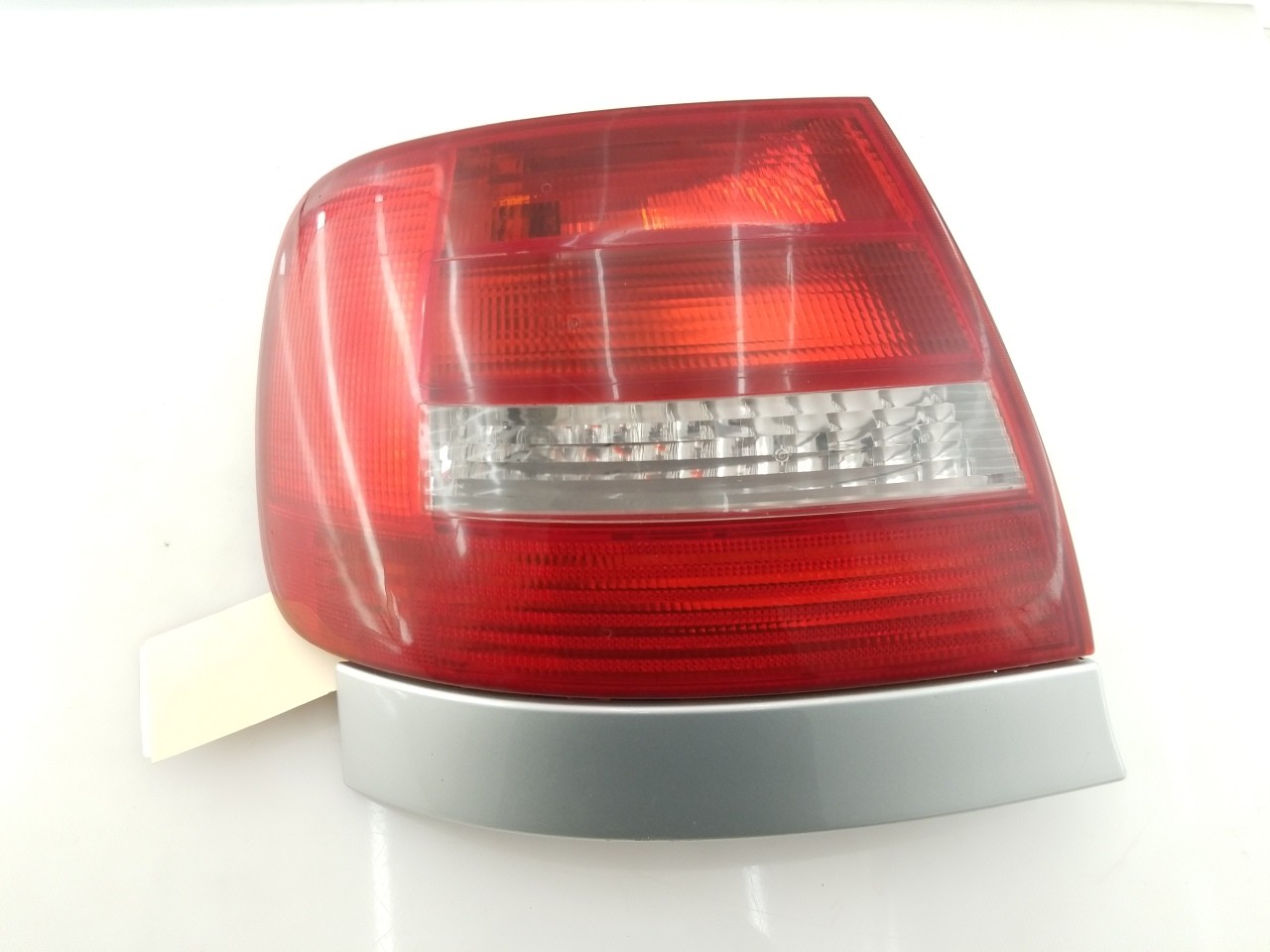 Taillight Outer LR