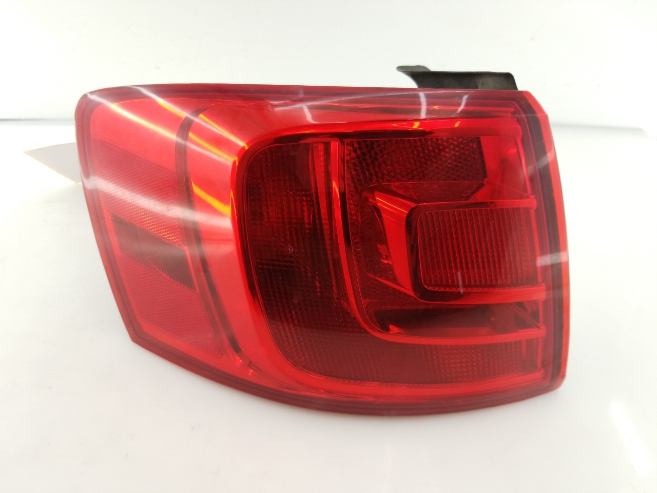 Taillight Outer LR