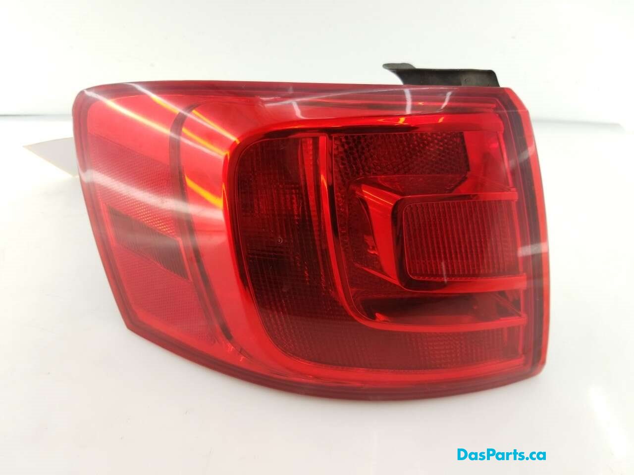 Taillight Outer LR
