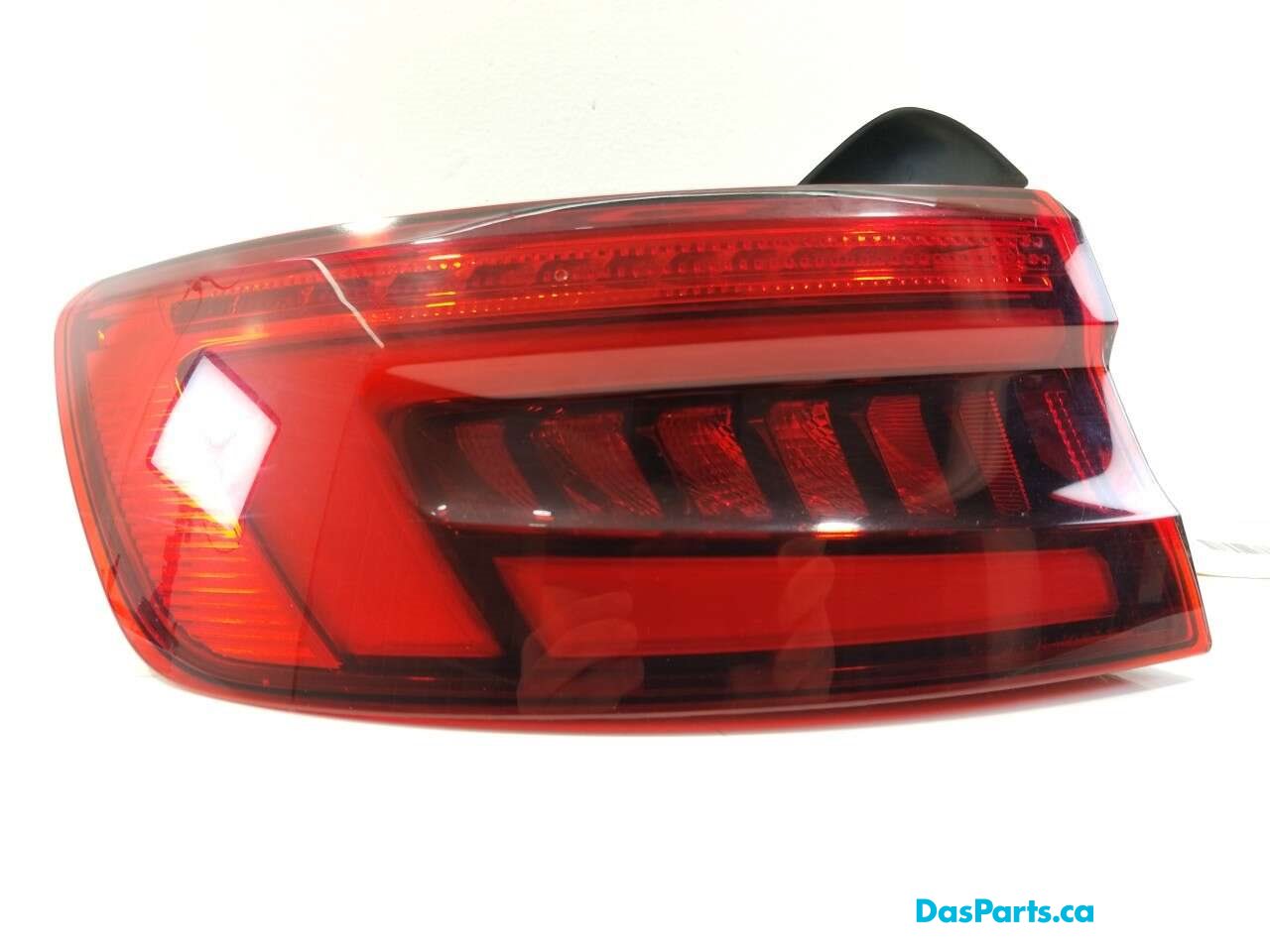 Taillight Outer LR