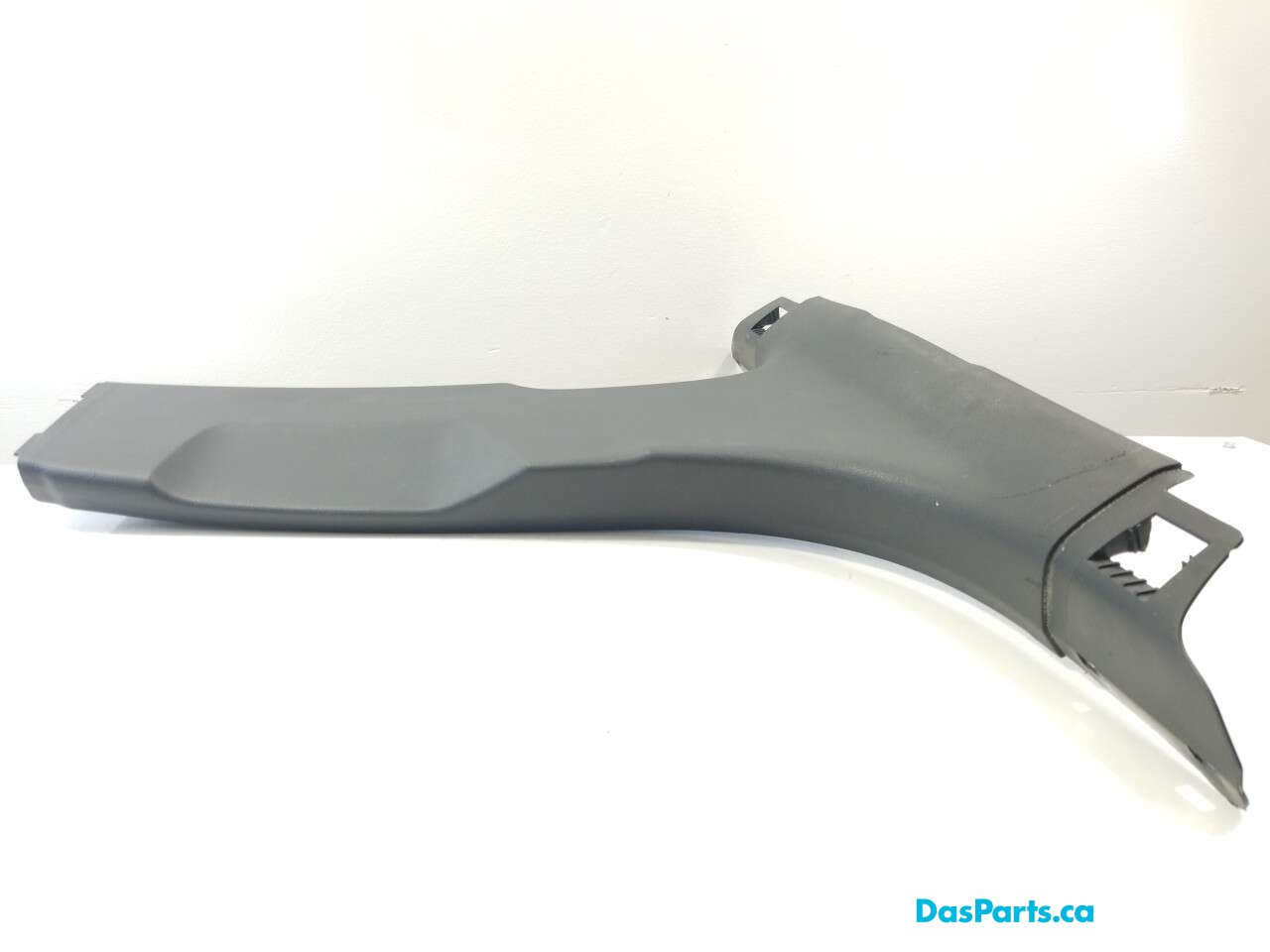 Lower B-Pillar Trim R