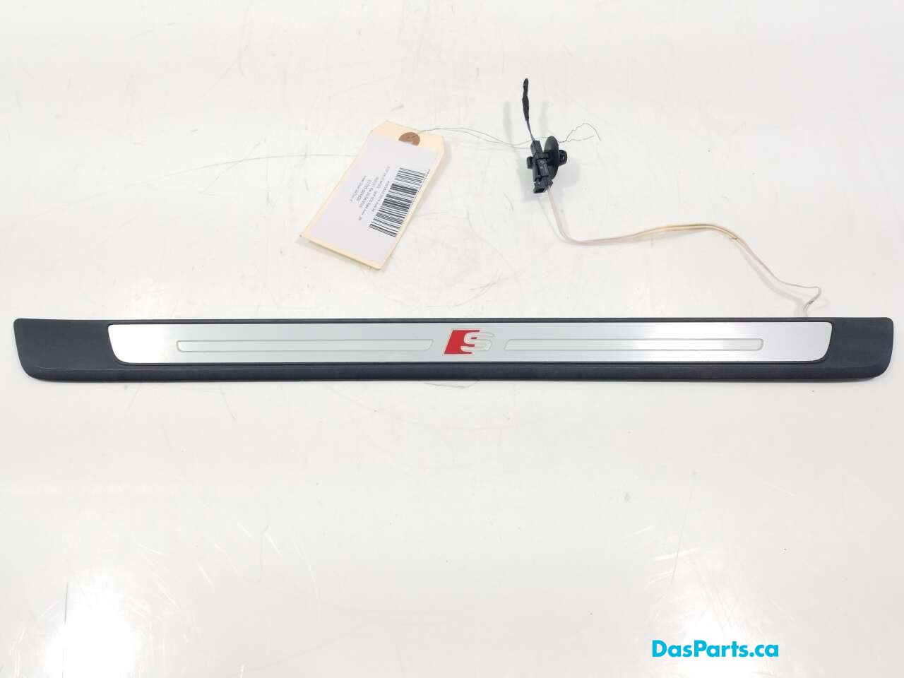 Lower Door Sill Trim R