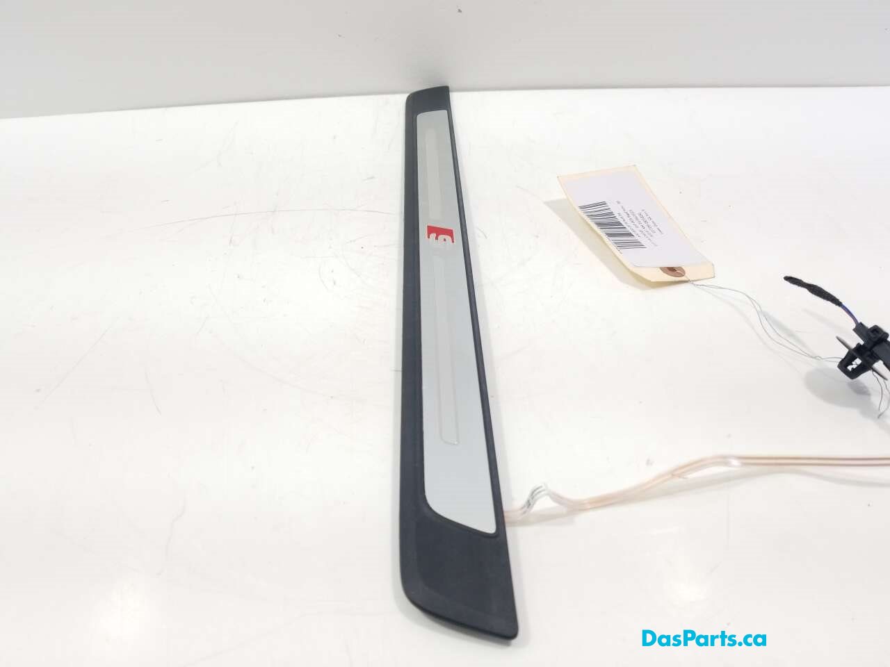 Lower Door Sill Trim R