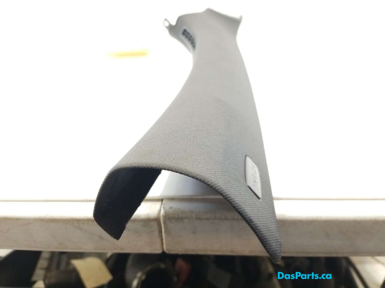 Headliner A-Pillar Trim R