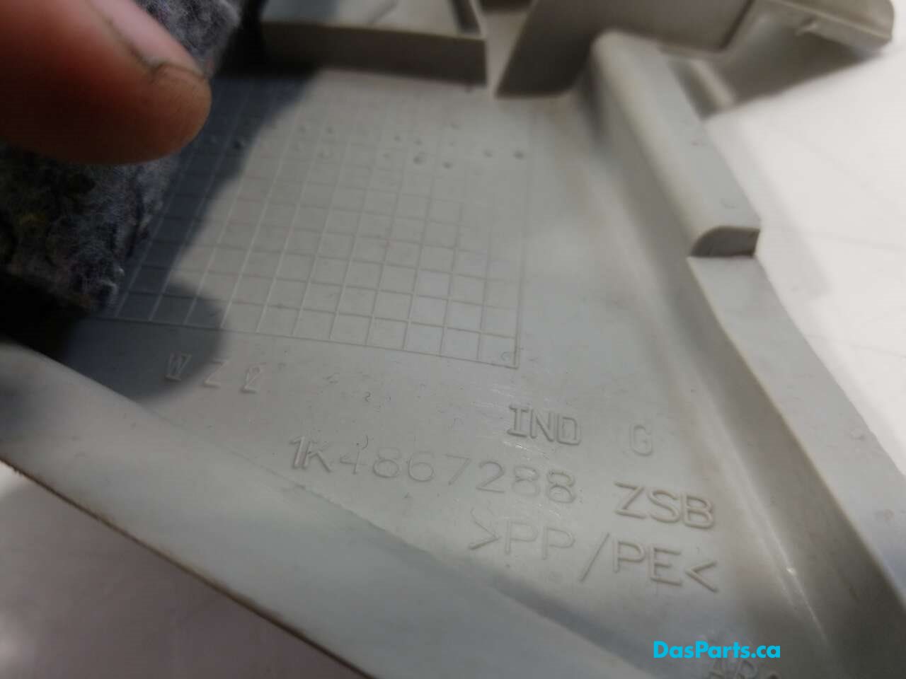 Headliner C-Pillar Trim R