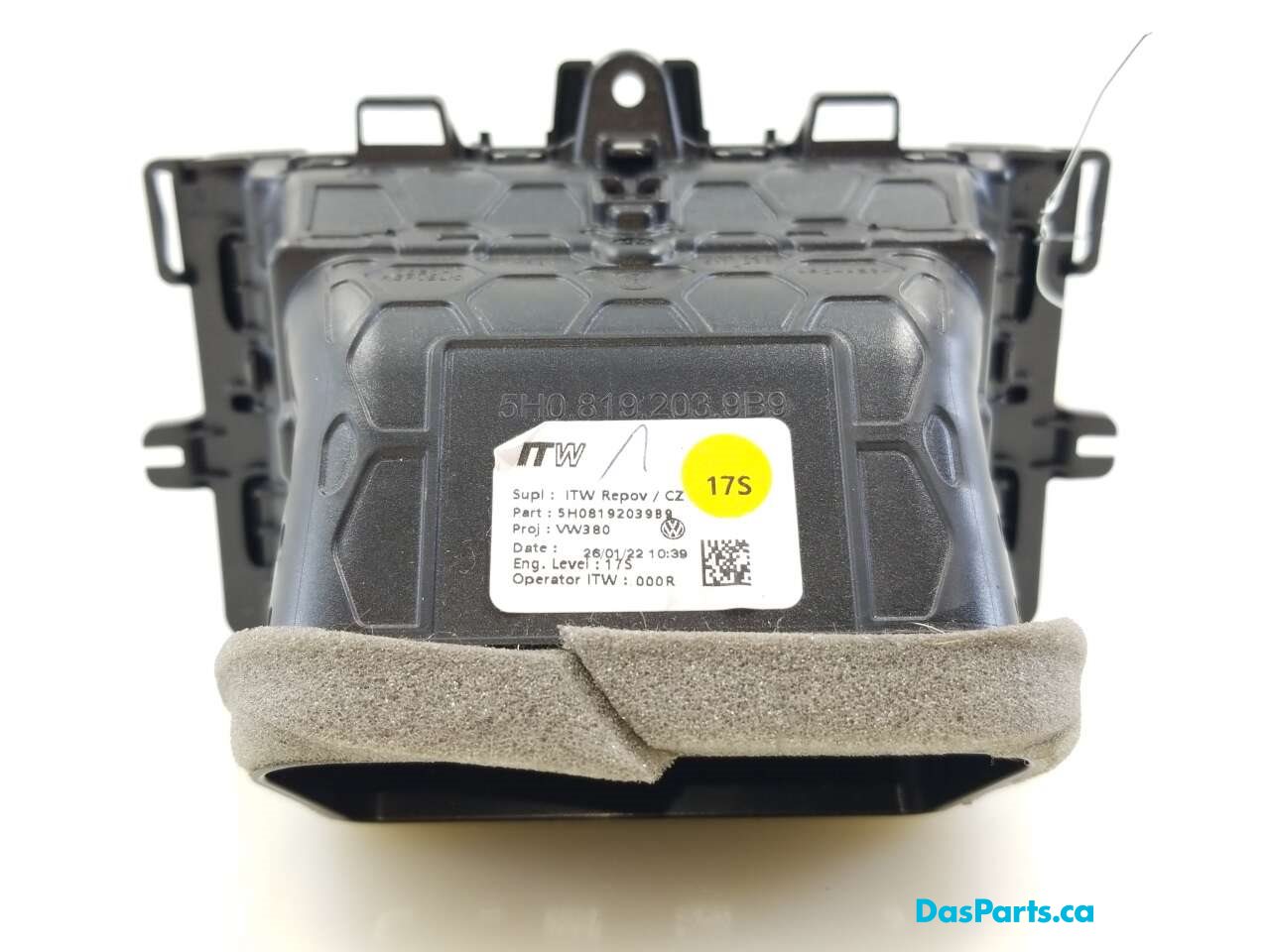 Rear Center Console Vent