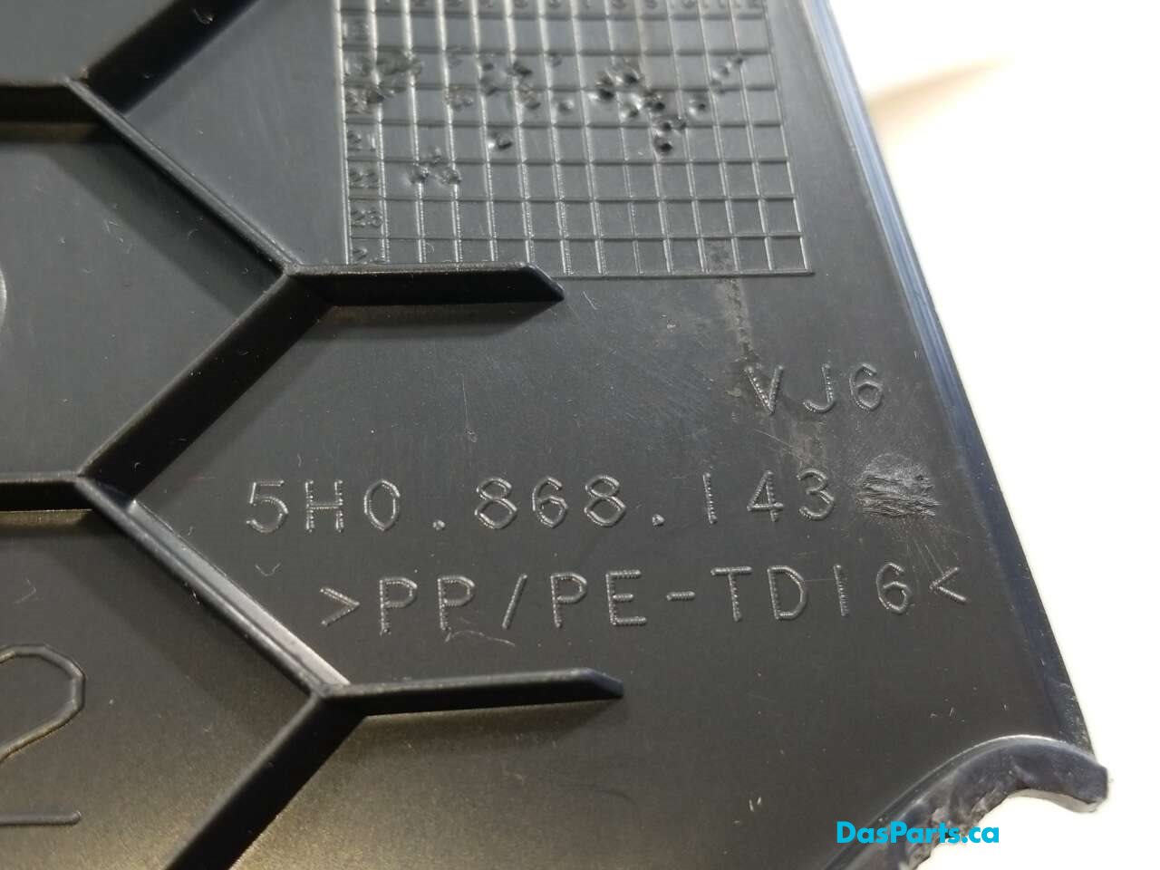 Quarter Glass Trim L