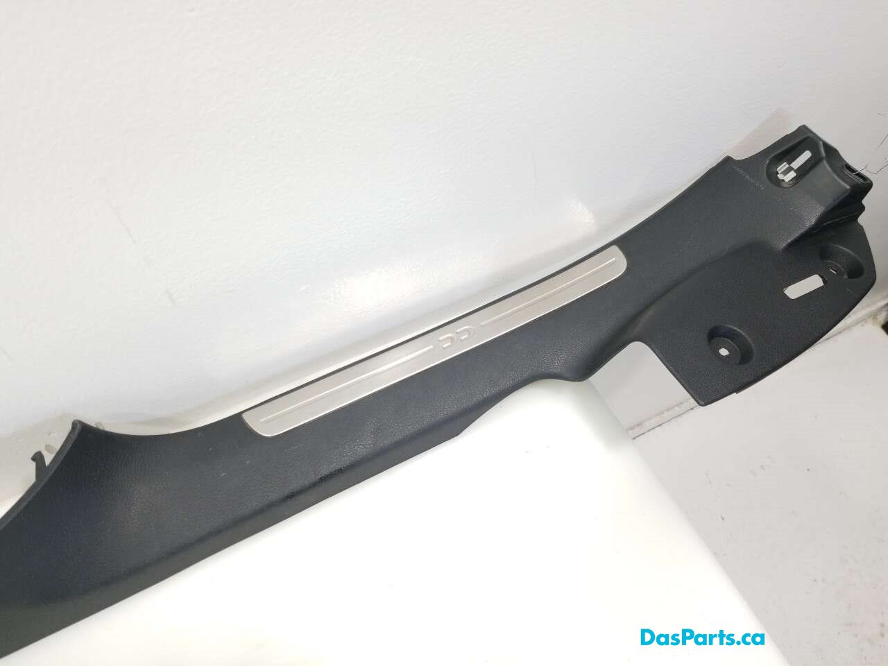 Lower Door Sill Trim R