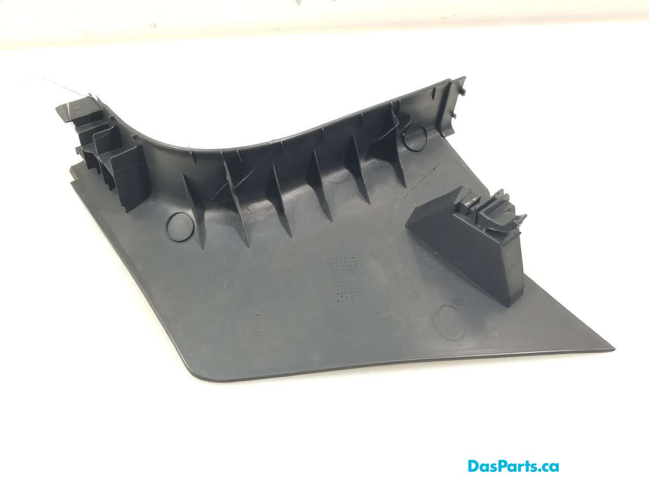 Lower A-Pillar Trim R