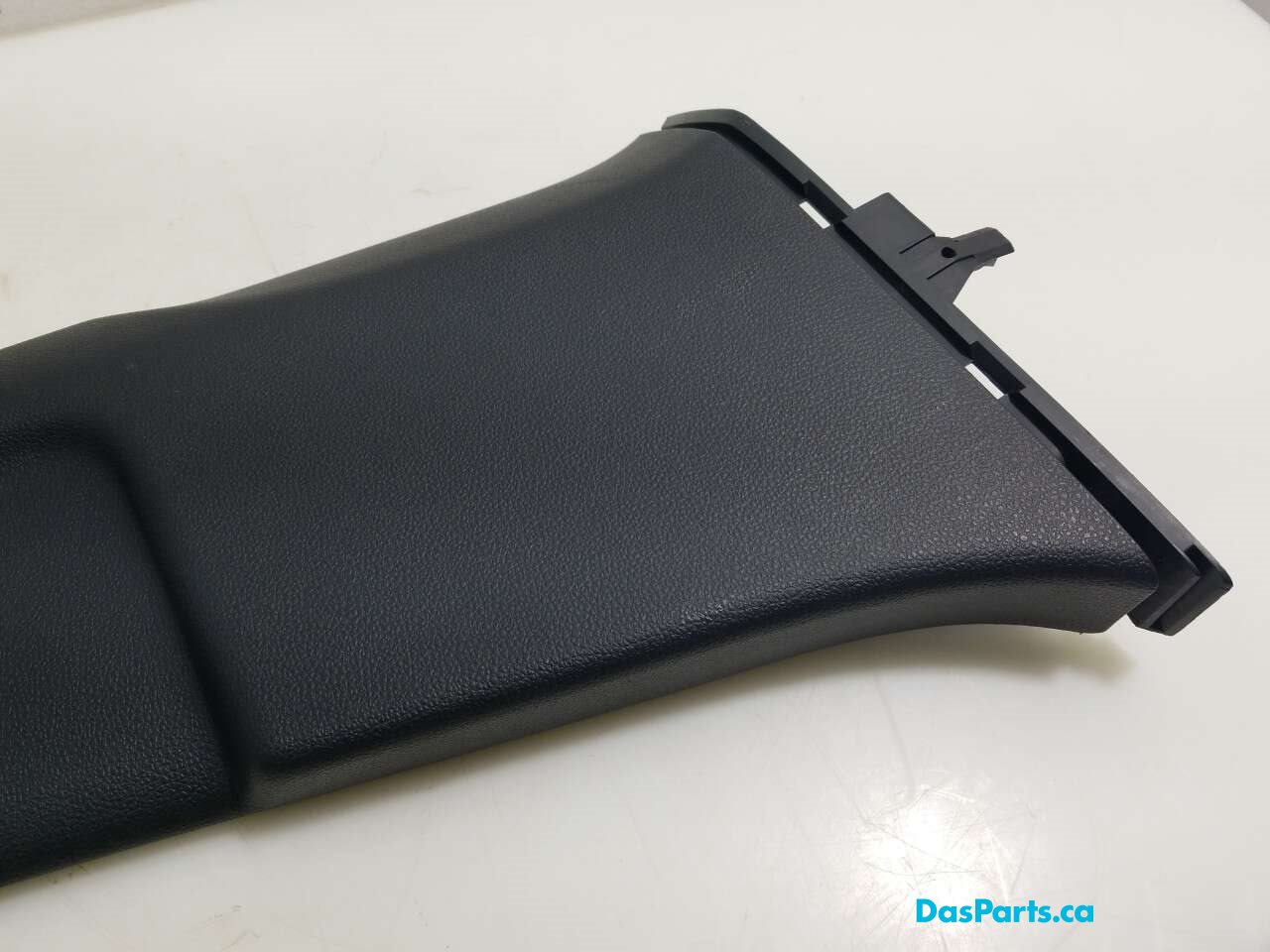 Lower B-Pillar Trim R