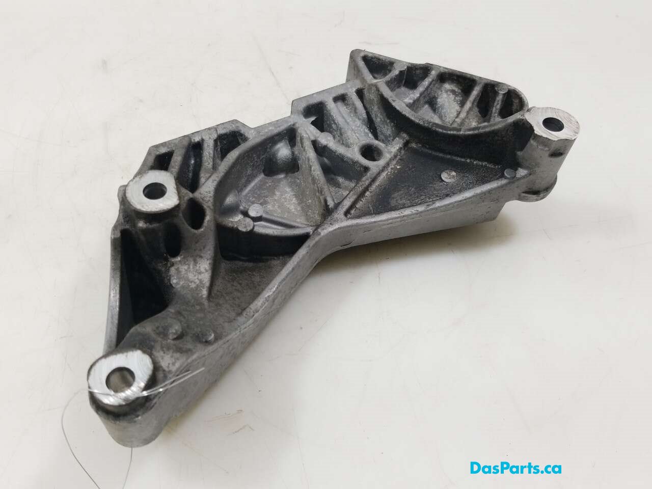 Engine Bracket R