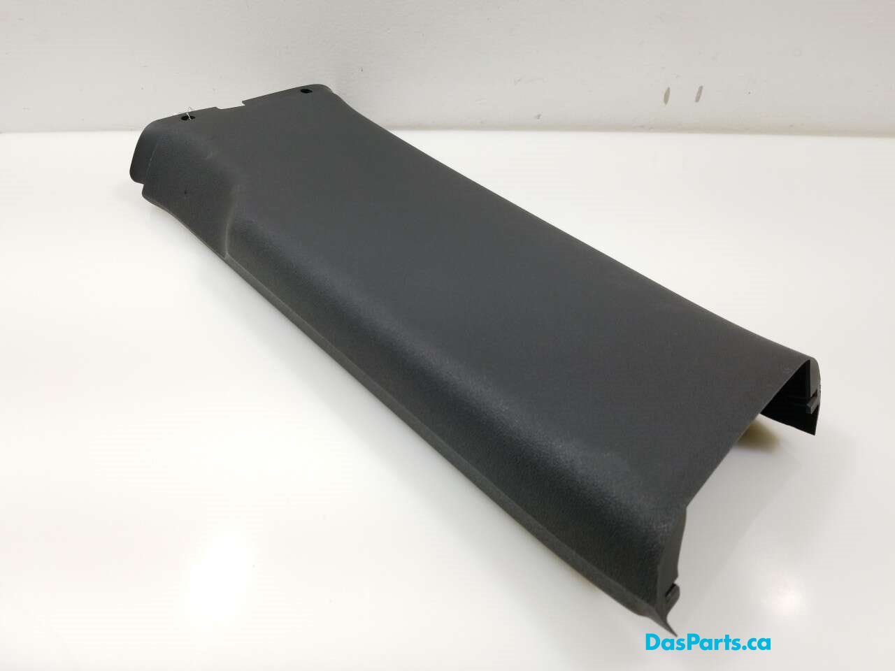 Lower B-Pillar Trim R