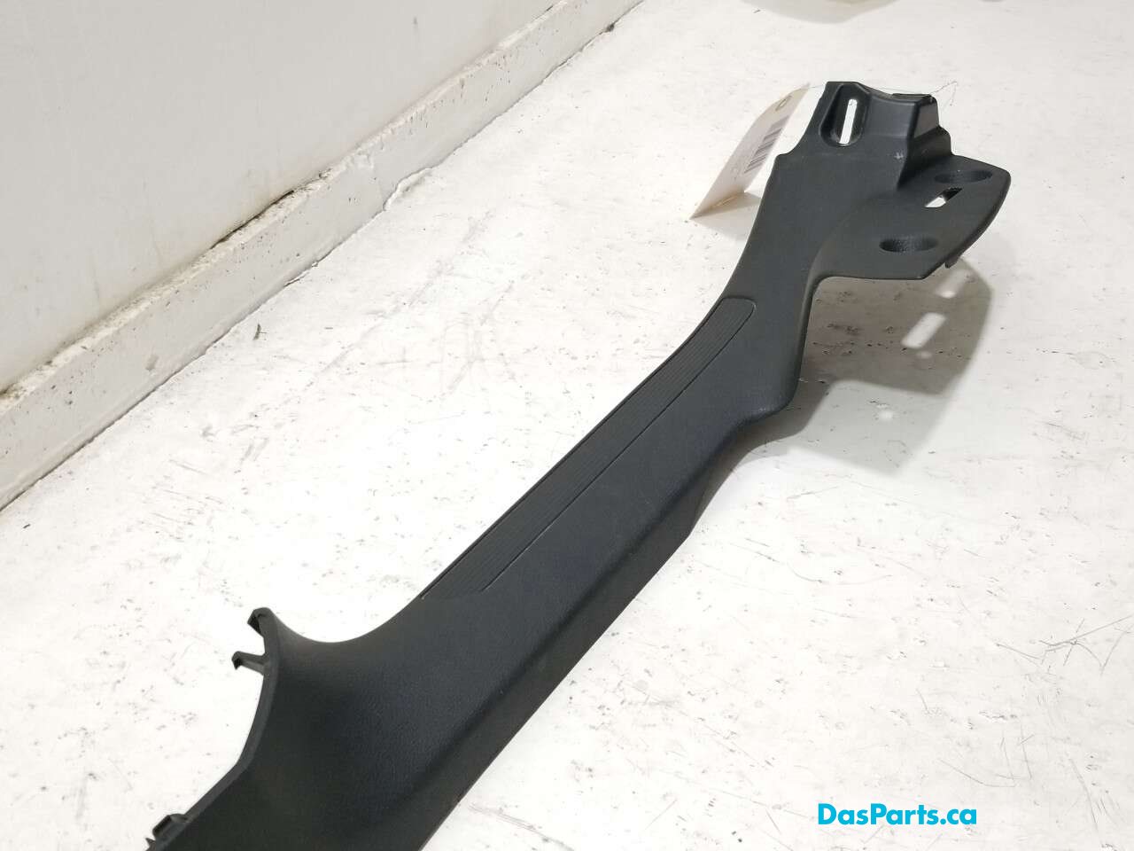 Lower Door Sill Trim R