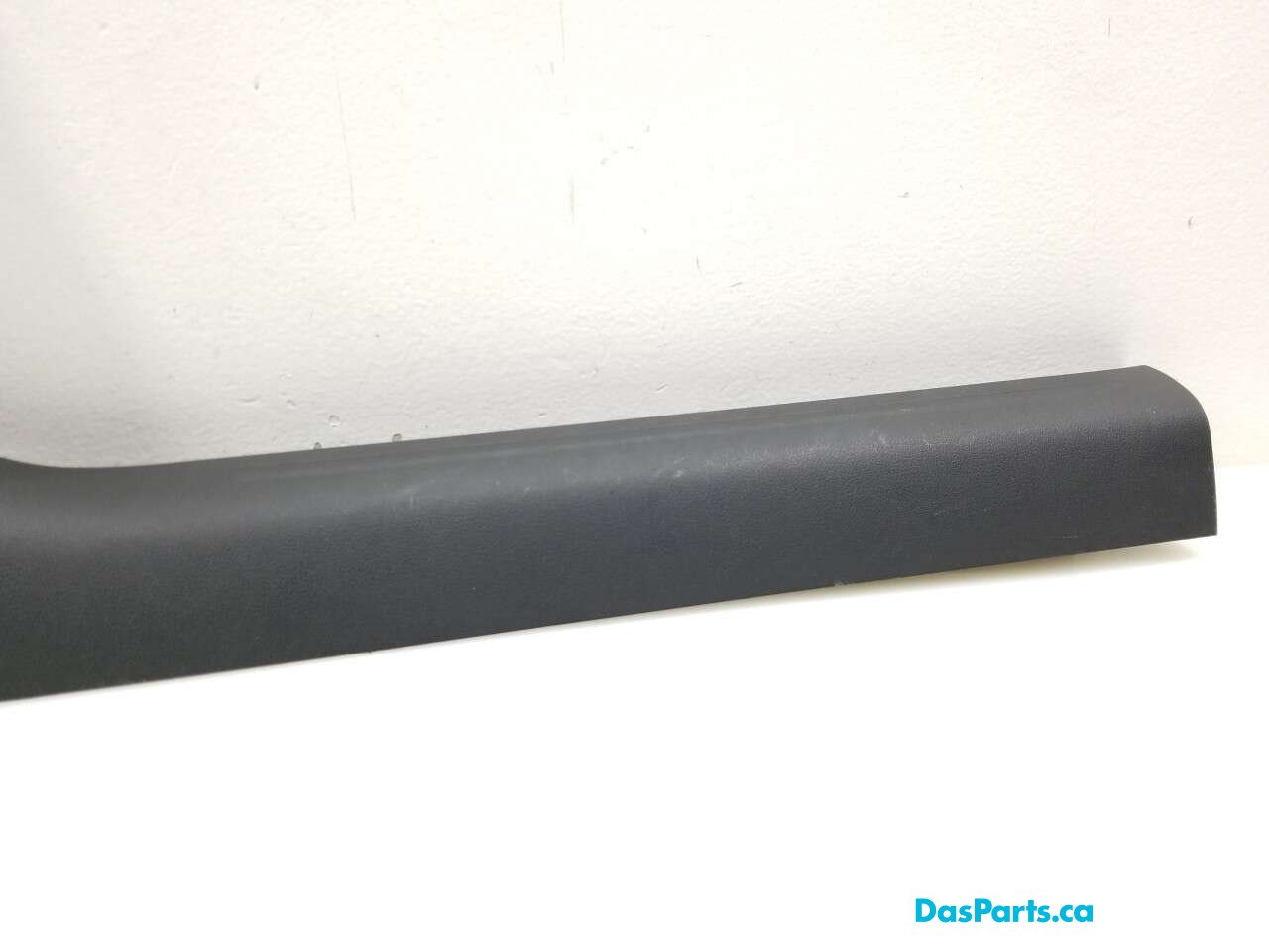 Lower A-Pillar Trim R