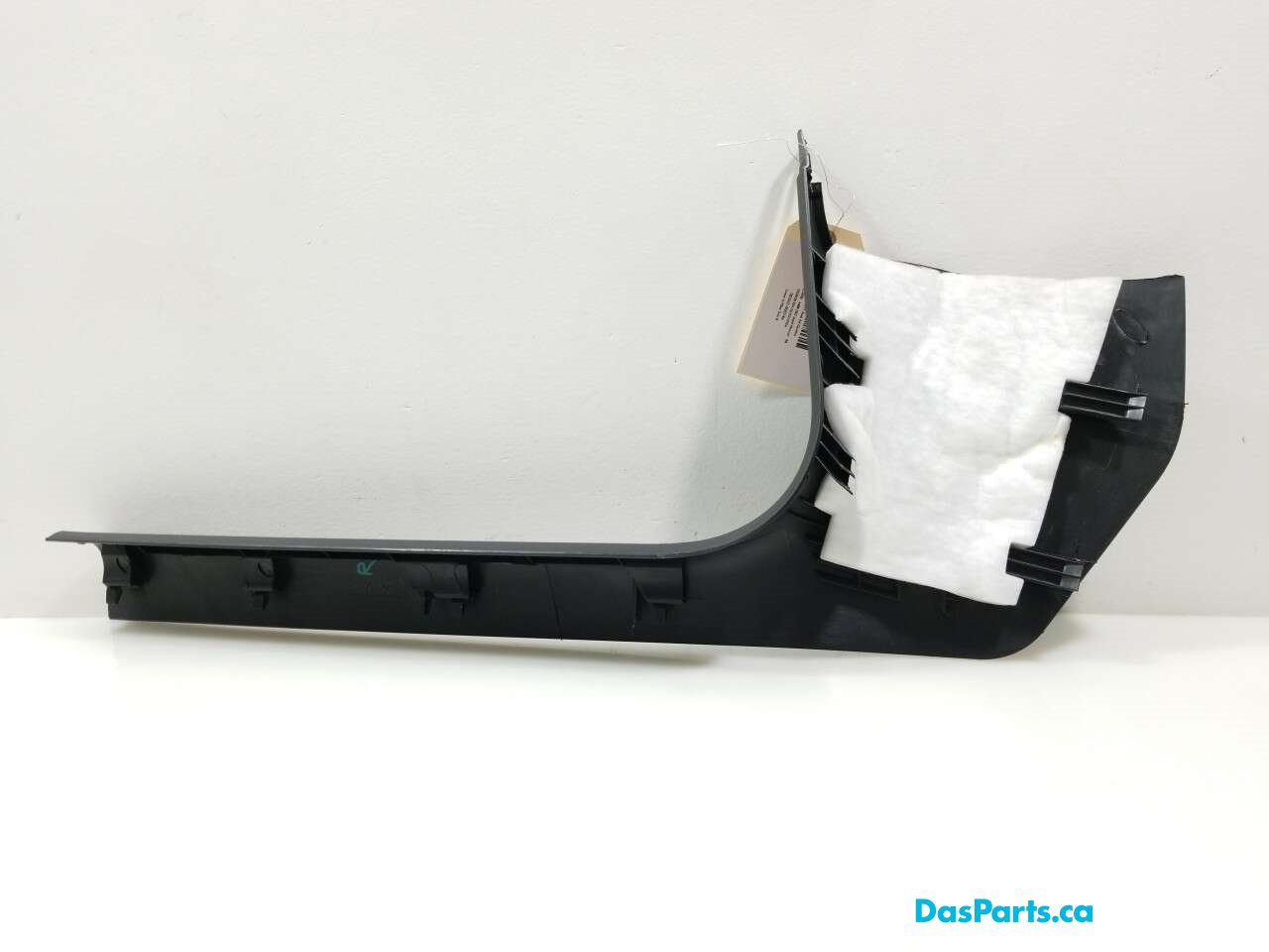 Lower A-Pillar Trim R