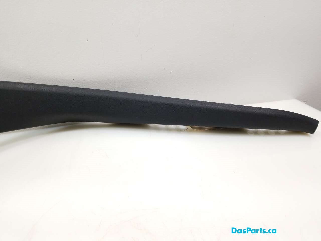 Lower C-Pillar Trim R