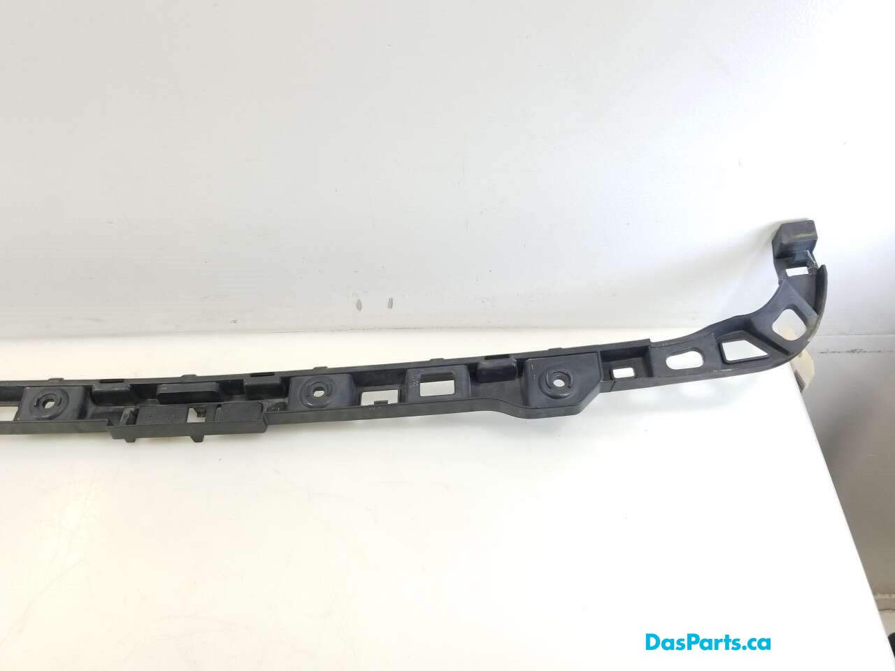 Bumper Guide R Mid 1