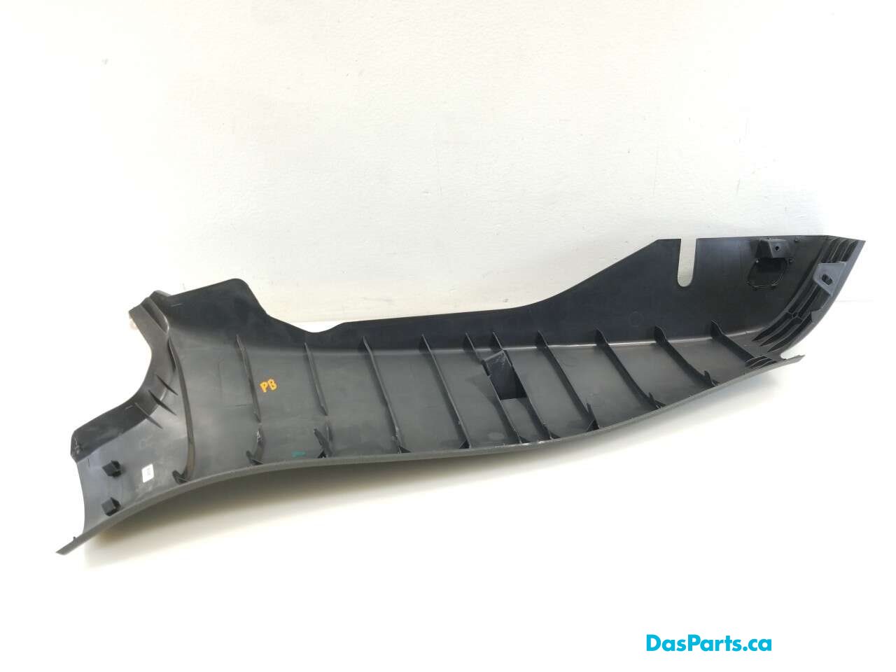 Lower C-Pillar Trim R