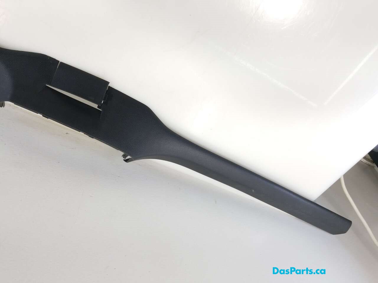 Lower Door Sill Trim R