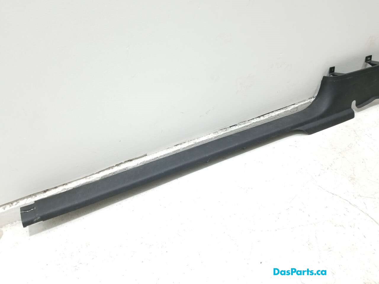 Lower Door Sill Trim R