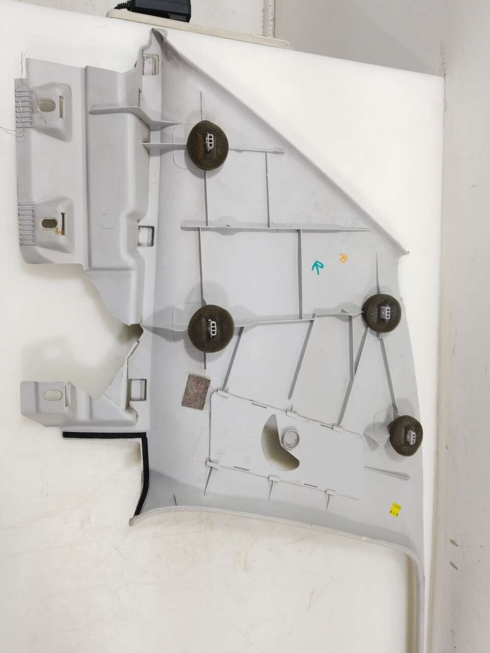 Headliner C-Pillar Trim R