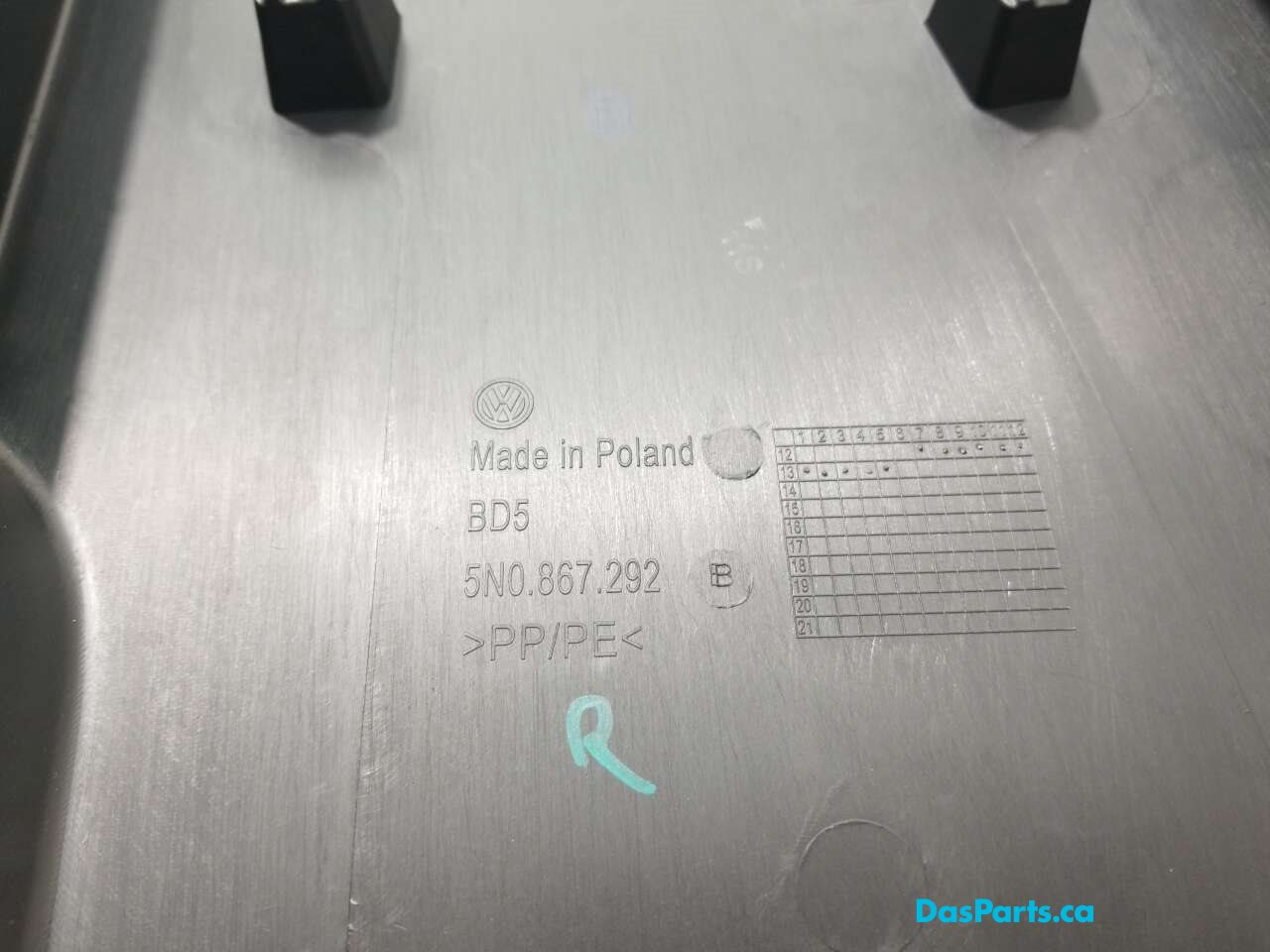 Lower B-Pillar Trim R