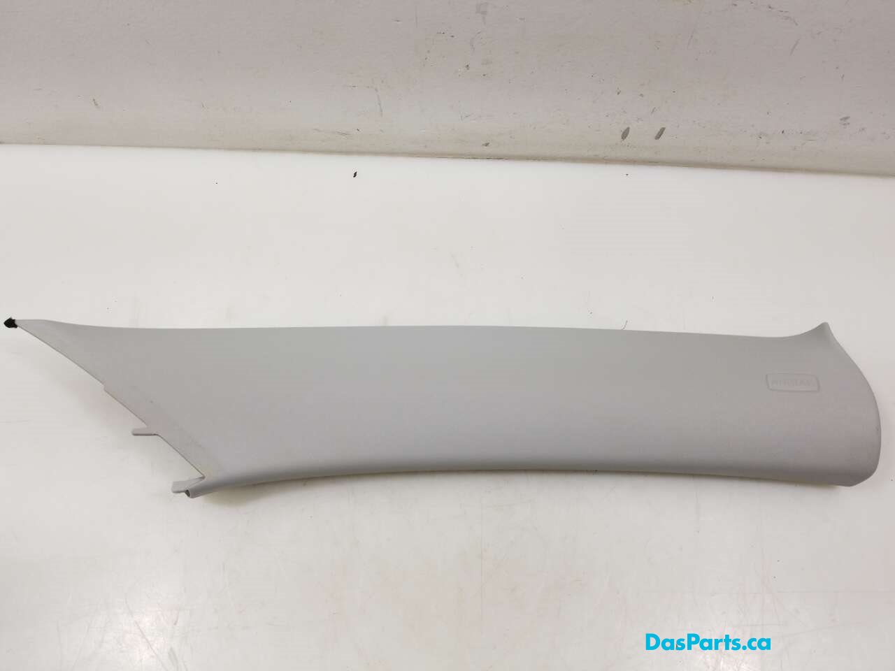 Headliner A-Pillar Trim R