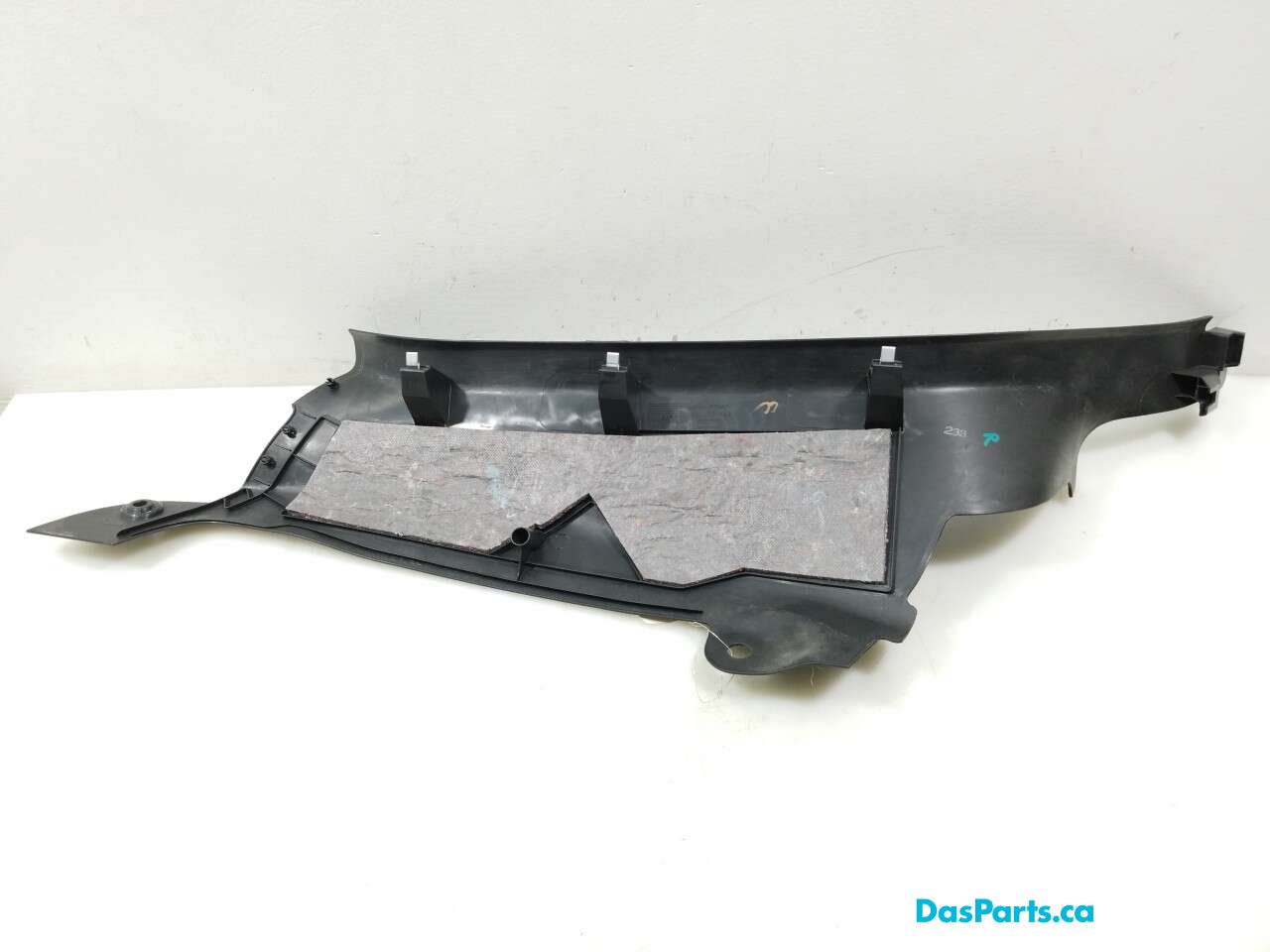 Lower C-Pillar Trim R